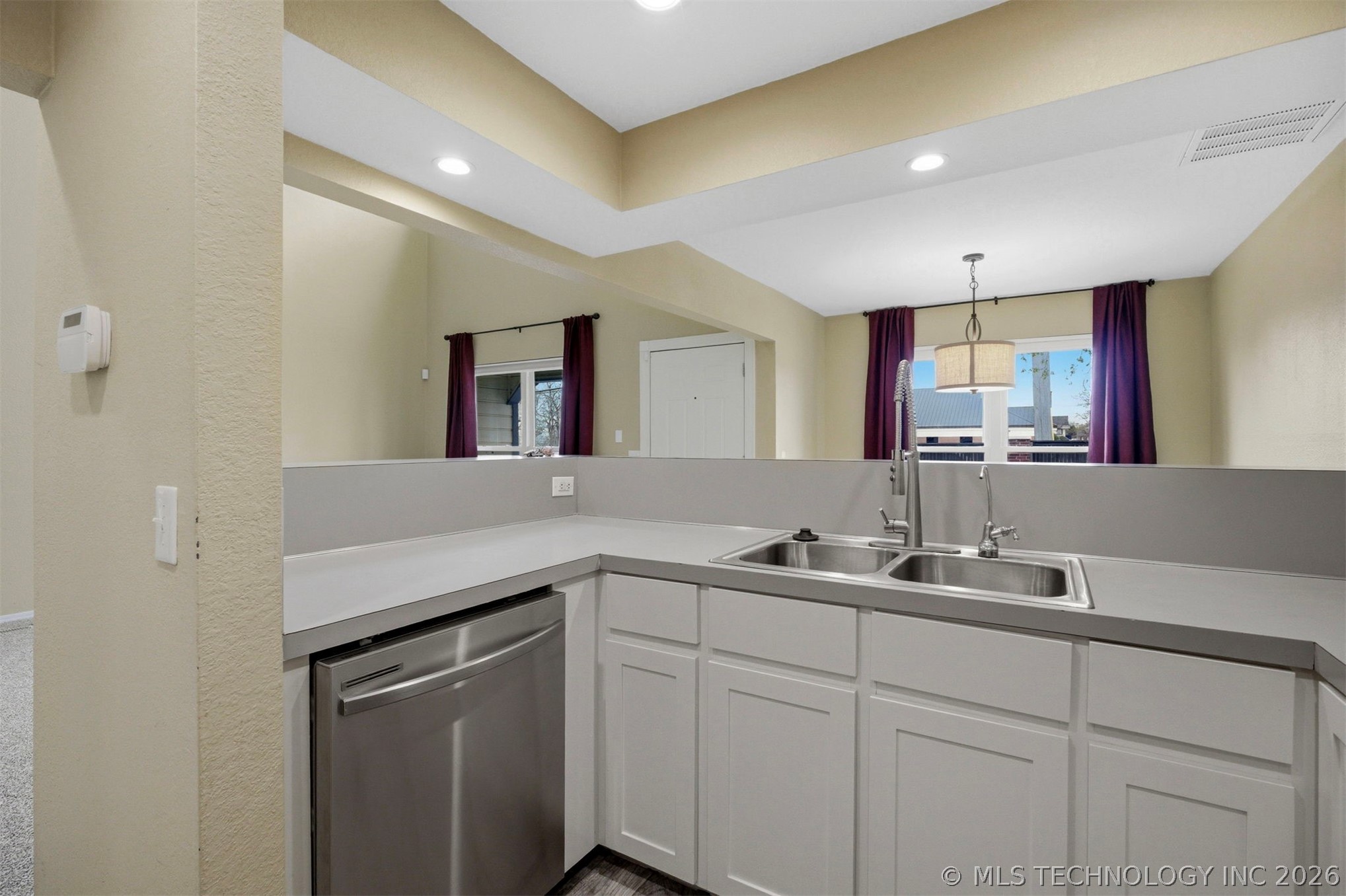 9006 E 60th Place Property Photo 13