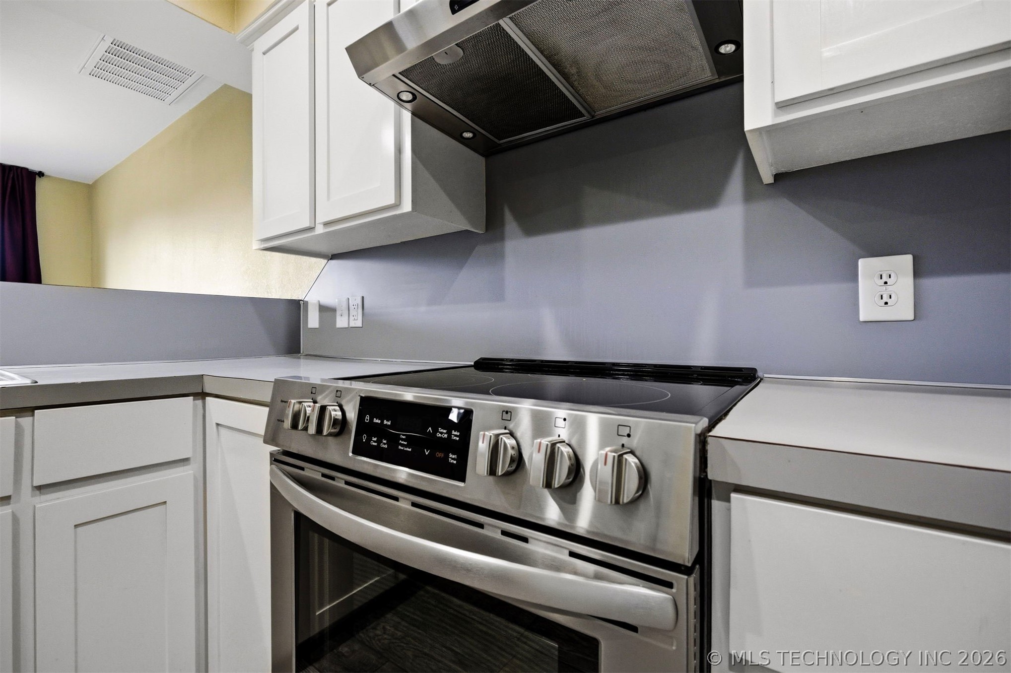 9006 E 60th Place Property Photo 16