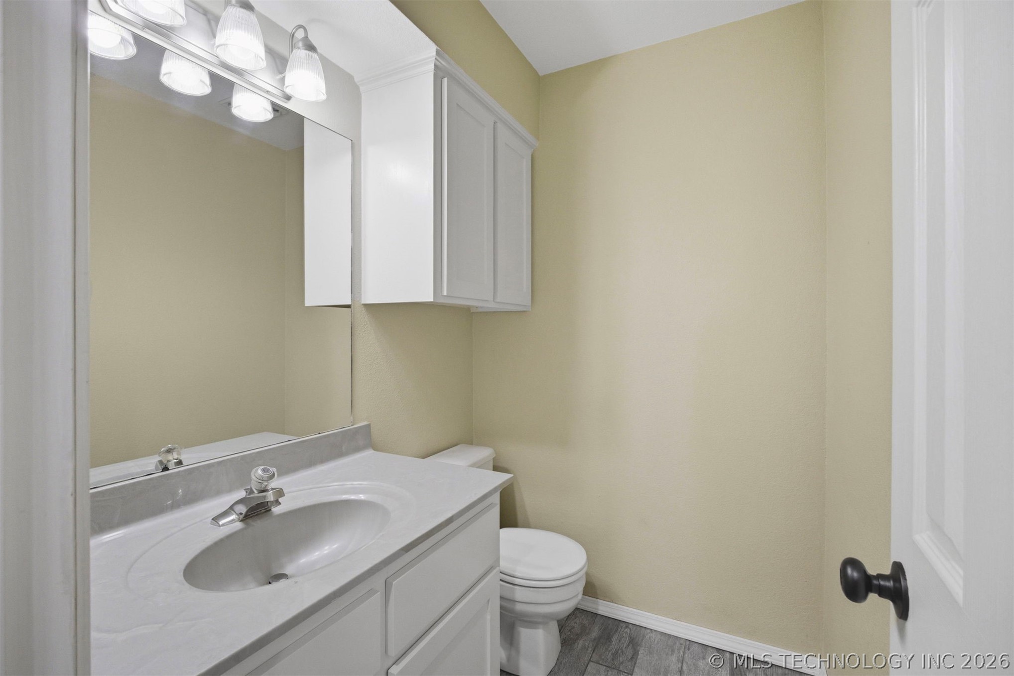 9006 E 60th Place Property Photo 17