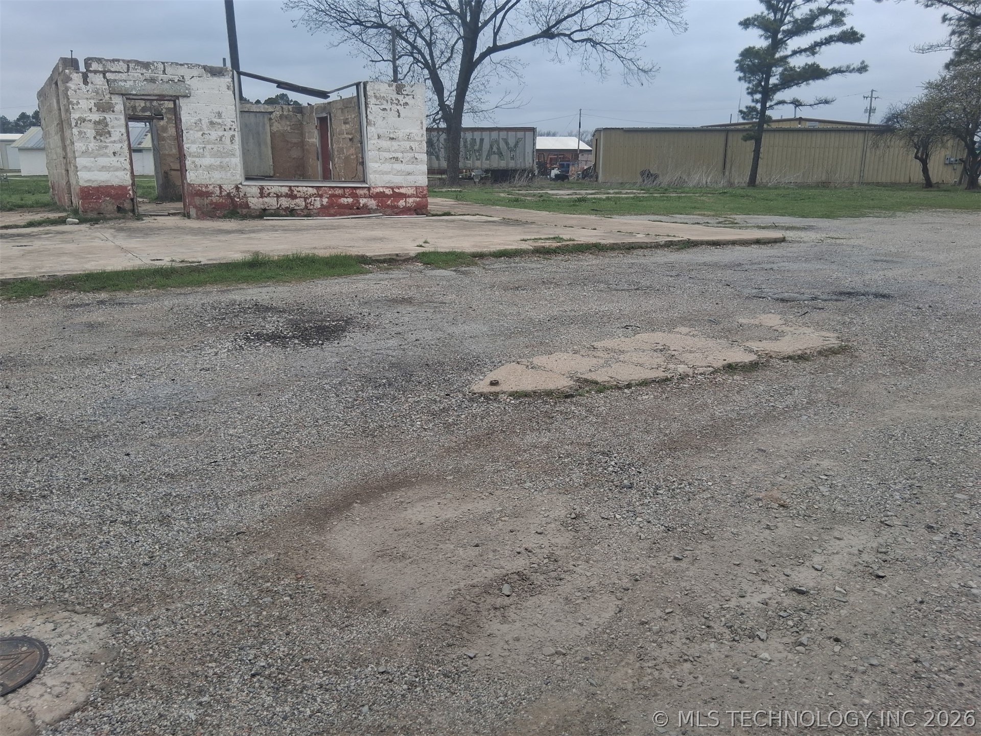 205 S Broadway Street Property Photo 2