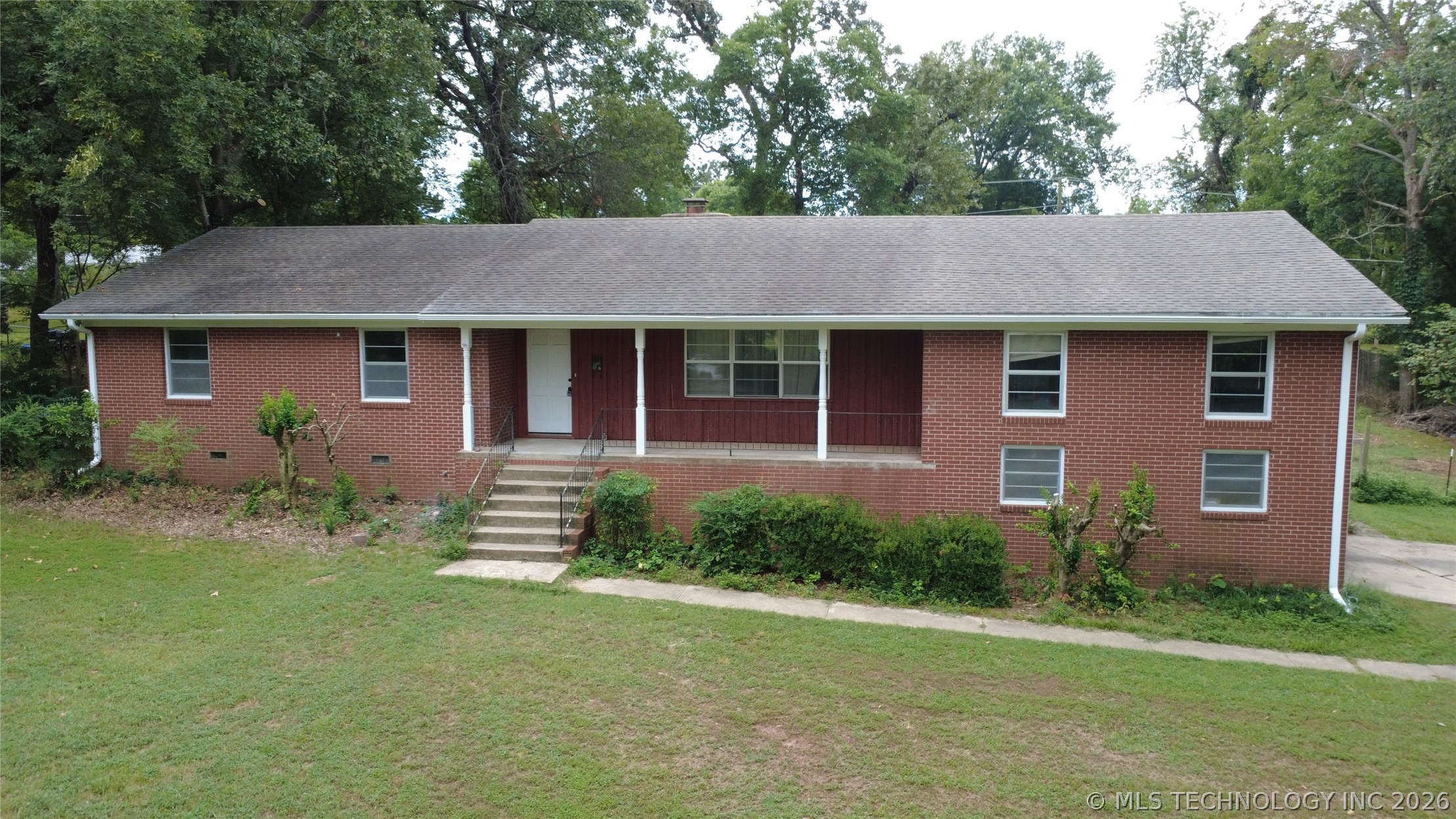 710 Victor Street Property Photo 1
