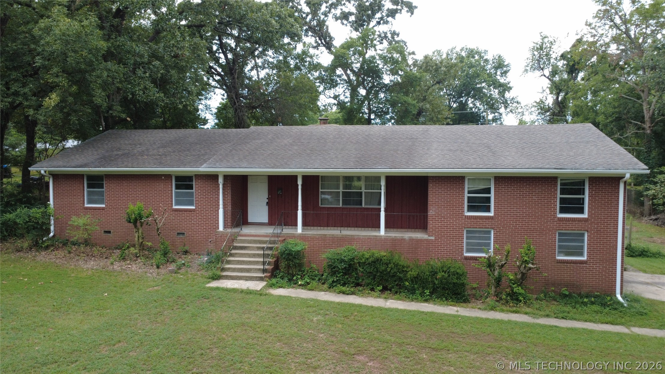 710 Victor Street Property Photo 2
