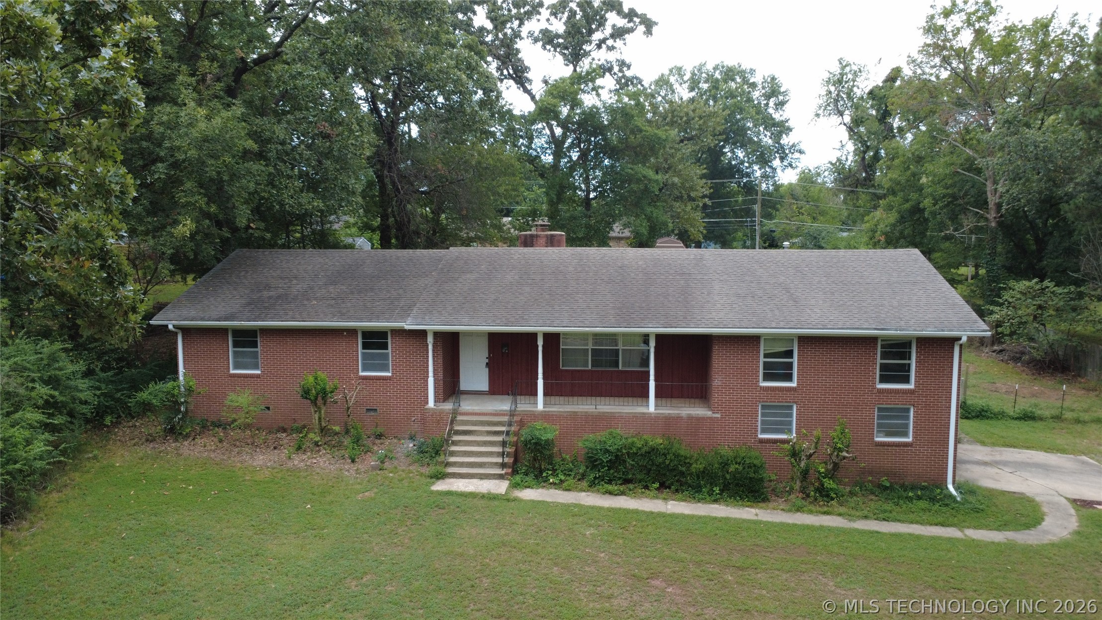 710 Victor Street Property Photo 3