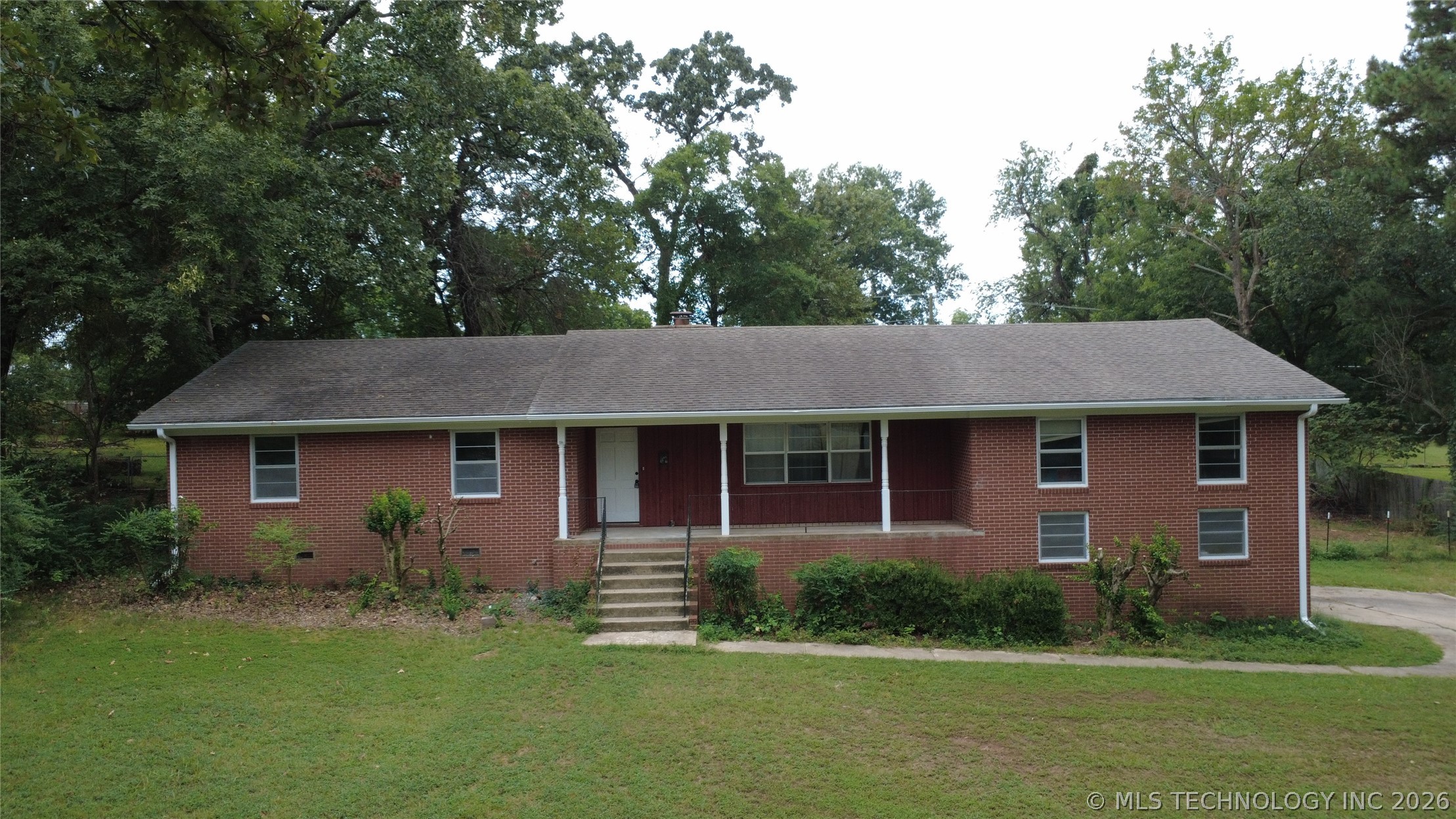 710 Victor Street Property Photo 4