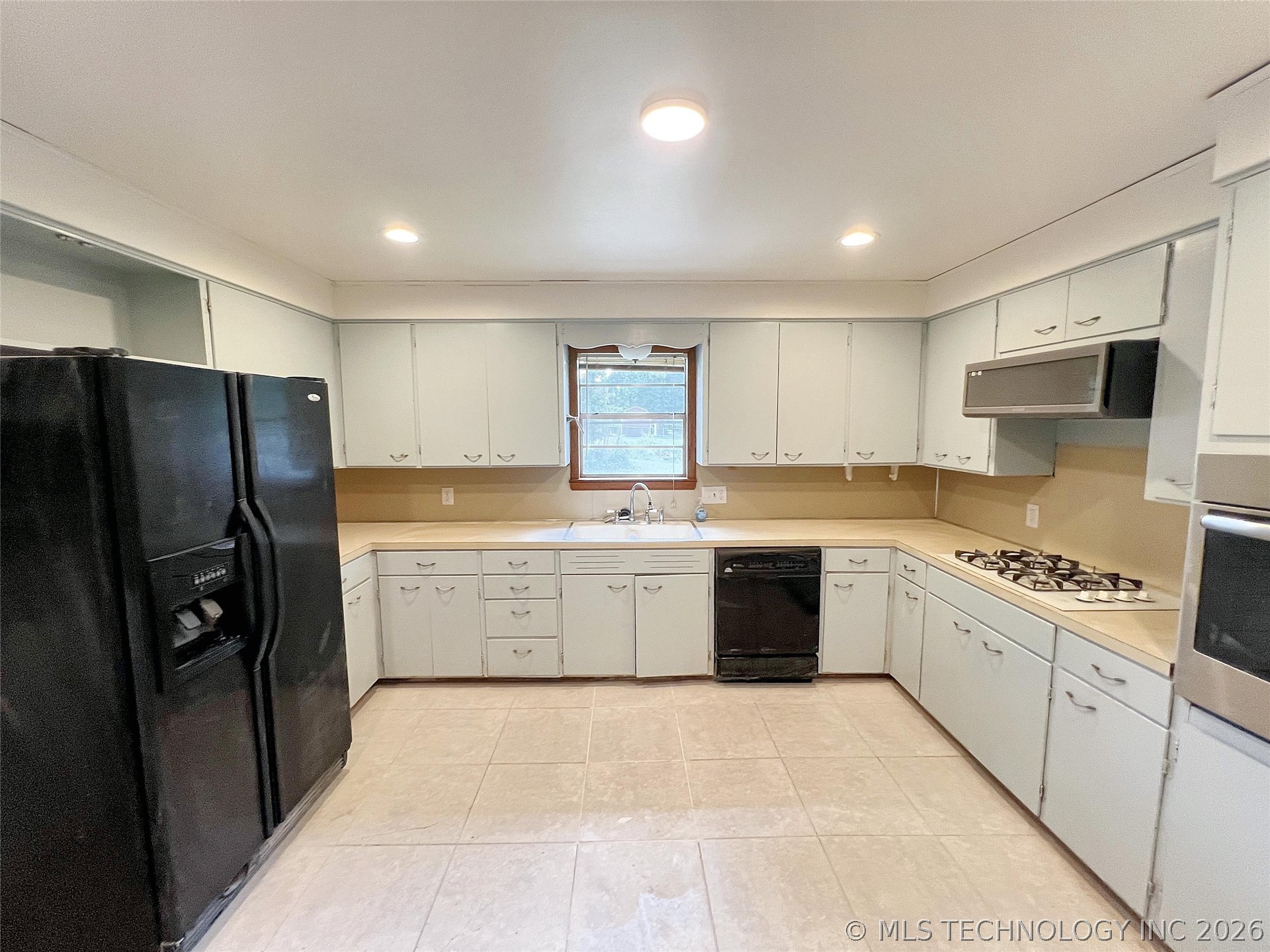 710 Victor Street Property Photo 14