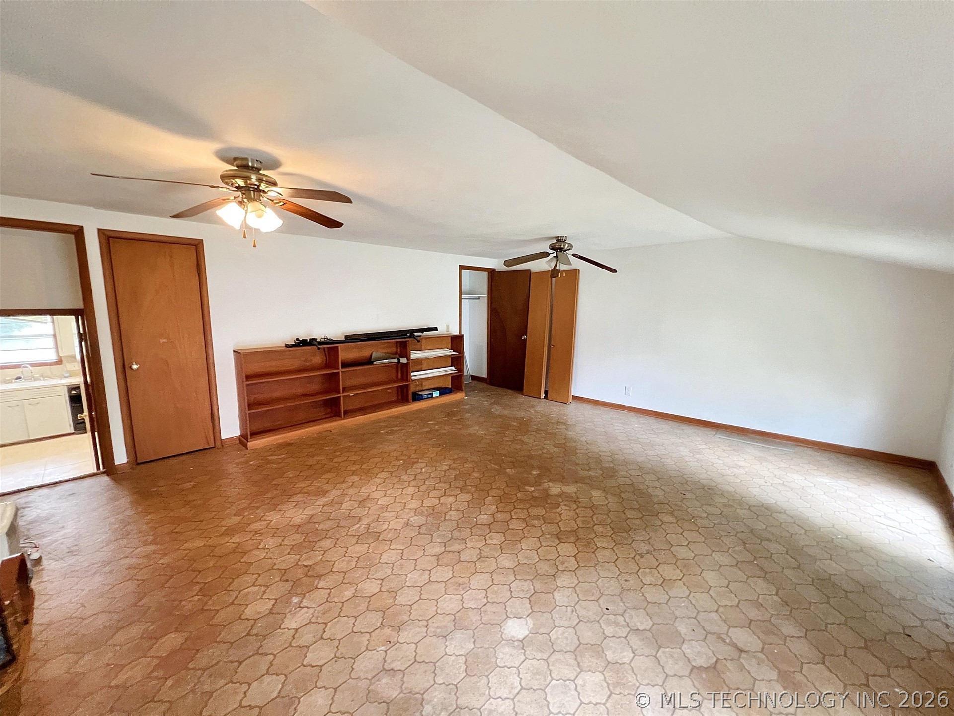 710 Victor Street Property Photo 38