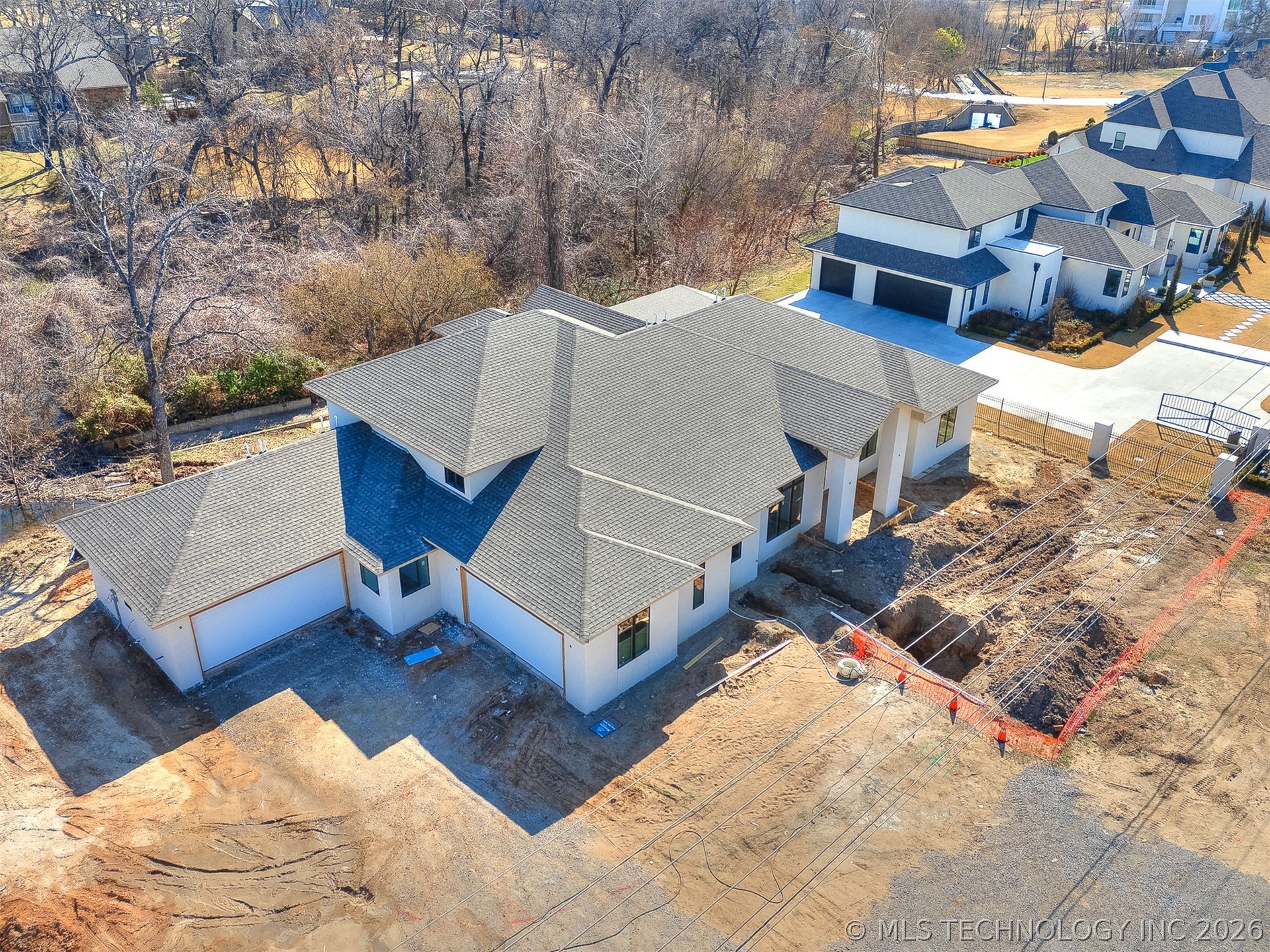 10775 S Sheridan Road Property Photo 4