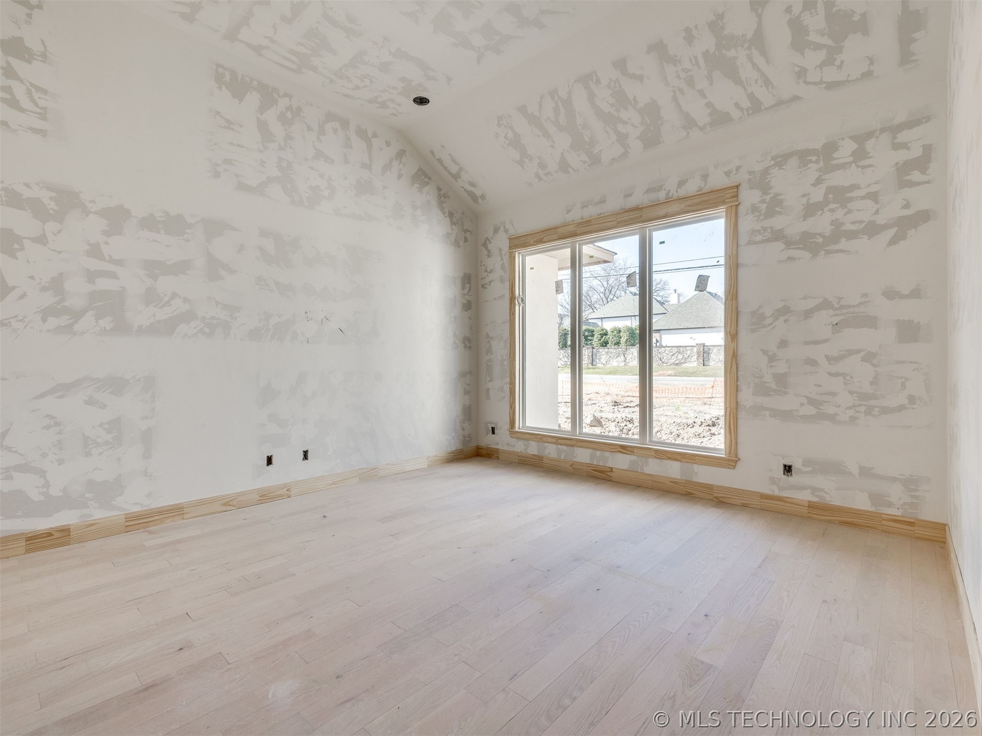 10775 S Sheridan Road Property Photo 11