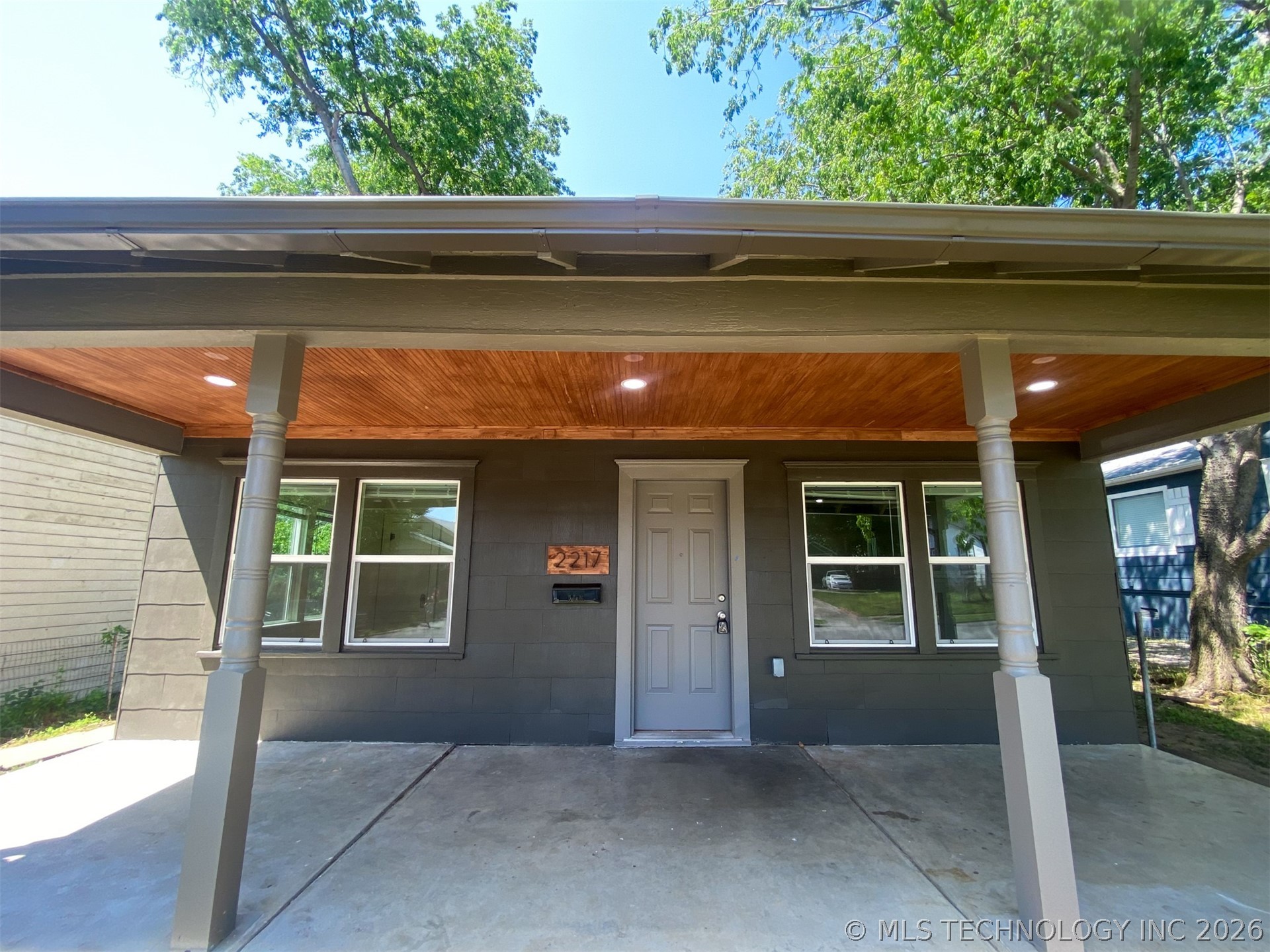 2217 E 12th Place Property Photo 1