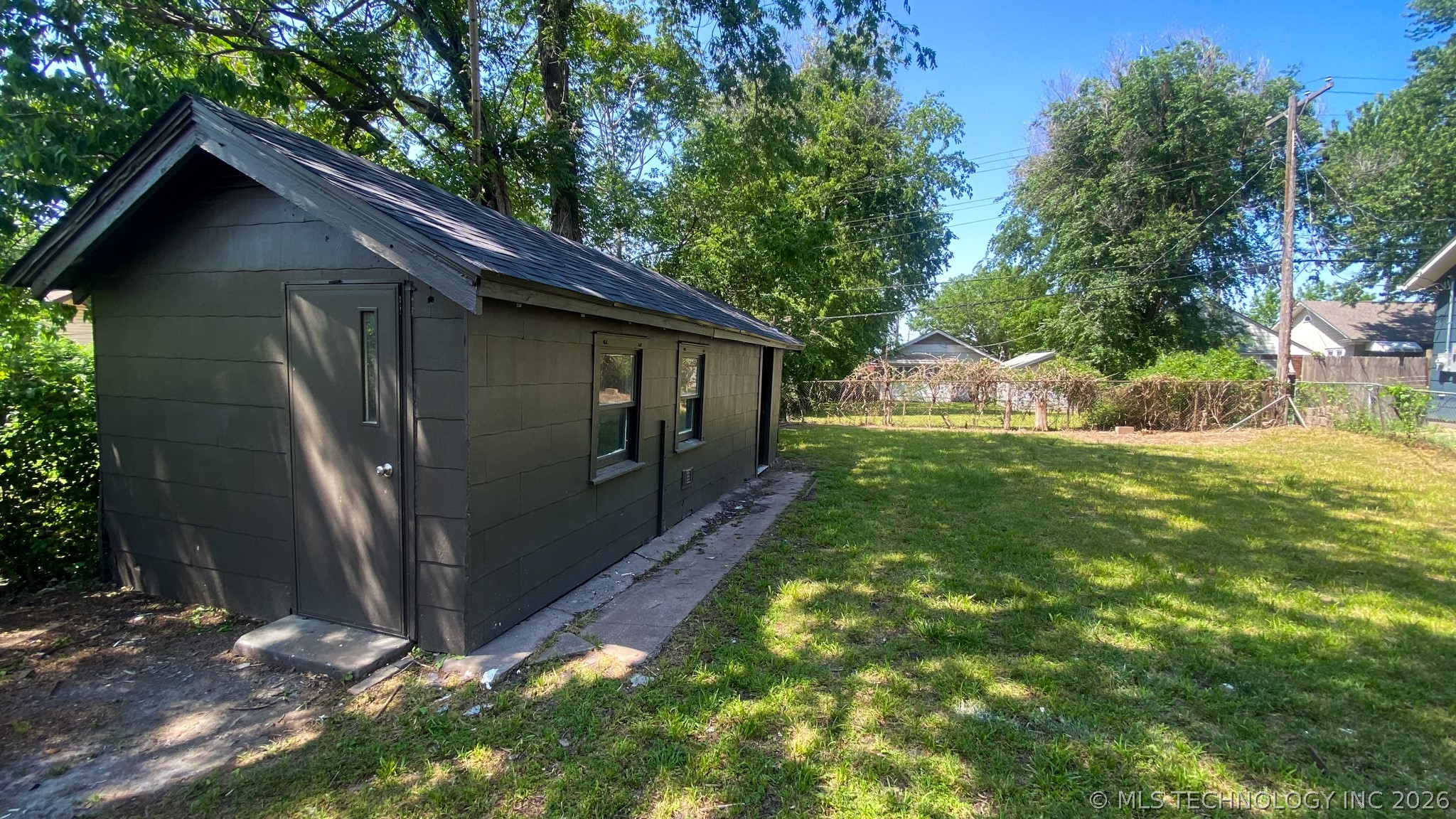 2217 E 12th Place Property Photo 17