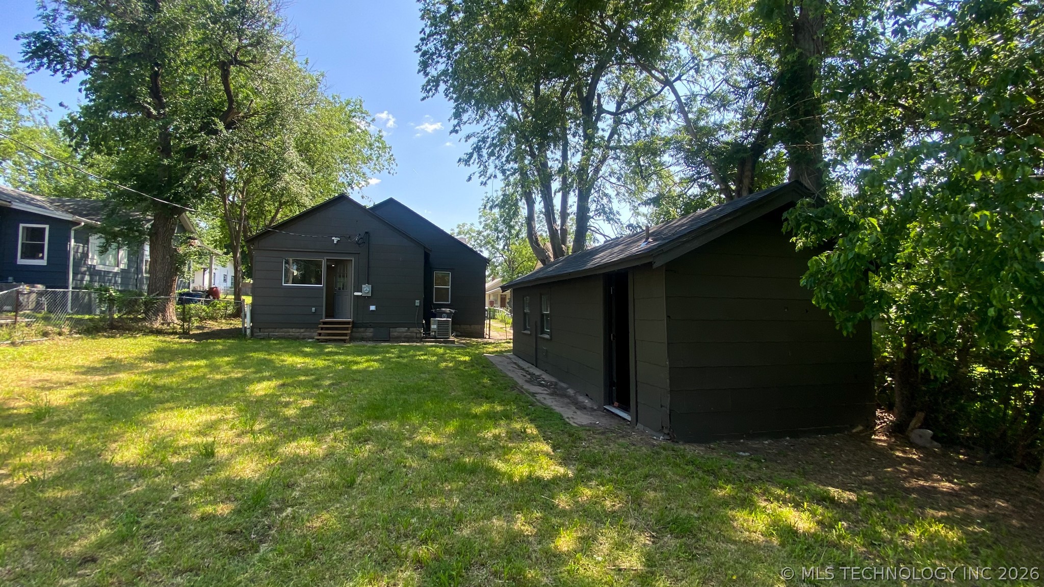 2217 E 12th Place Property Photo 18