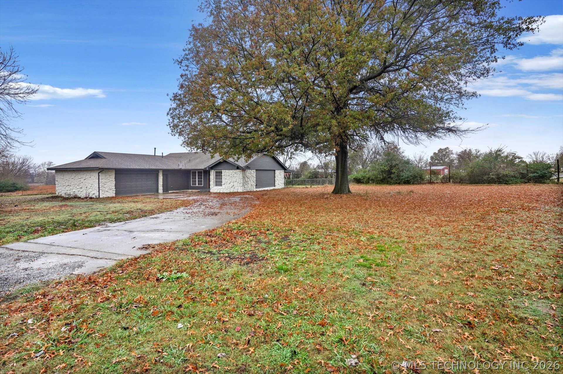 15002 E Winding Creek Drive Property Photo 2