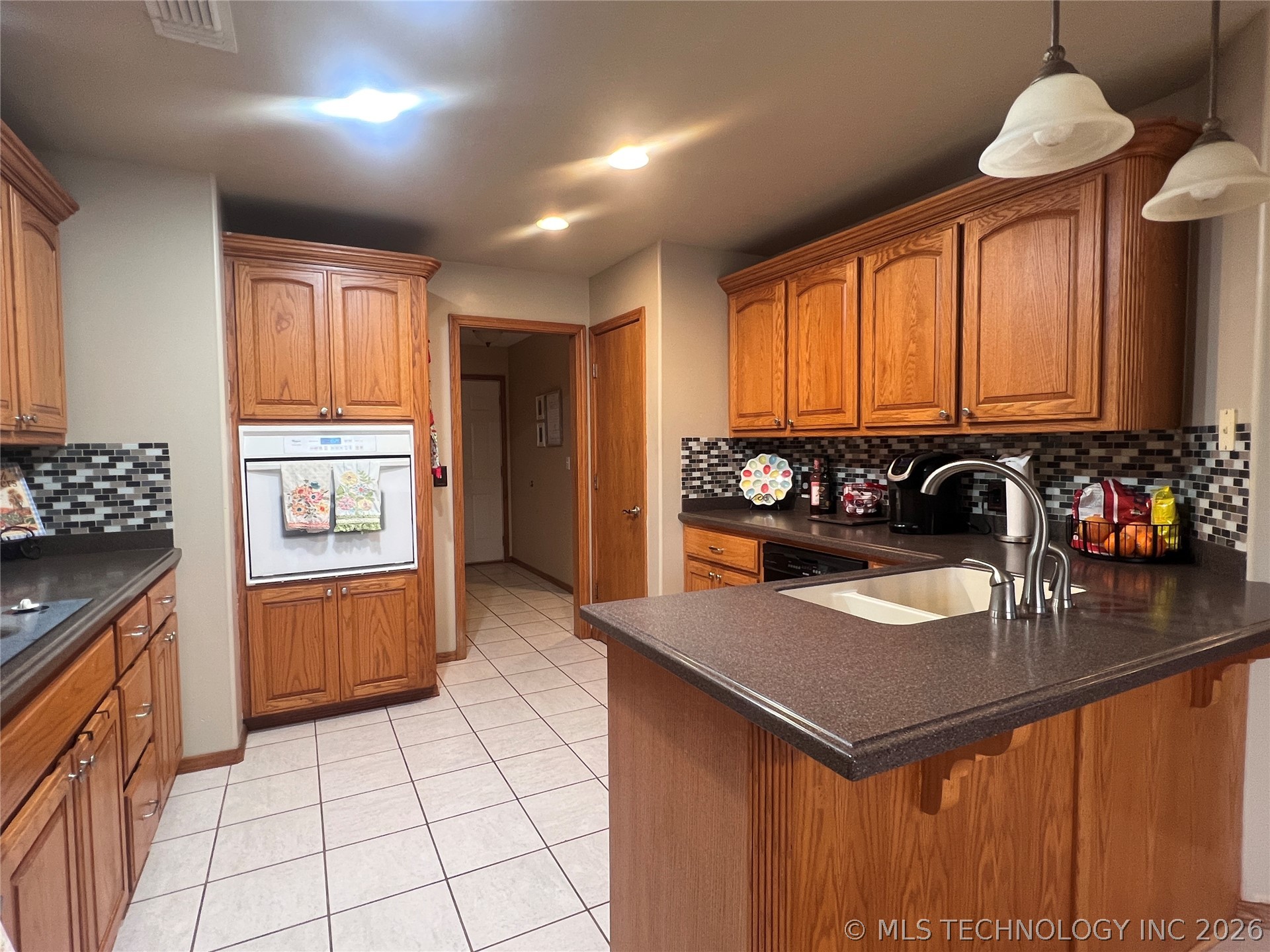 24 Jamestown Circle Property Photo 5