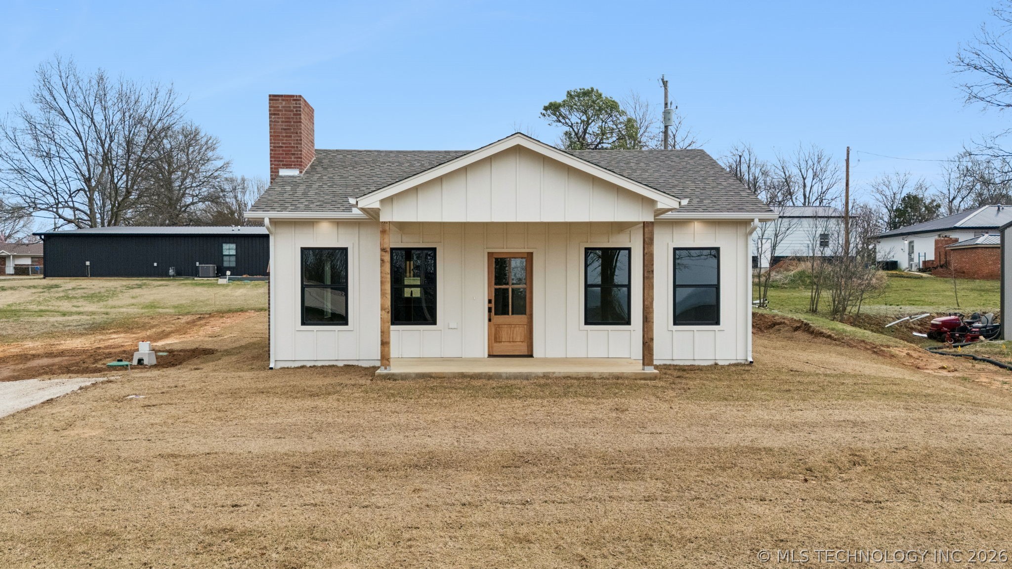 1417 E Scenic Bluff Property Photo 1