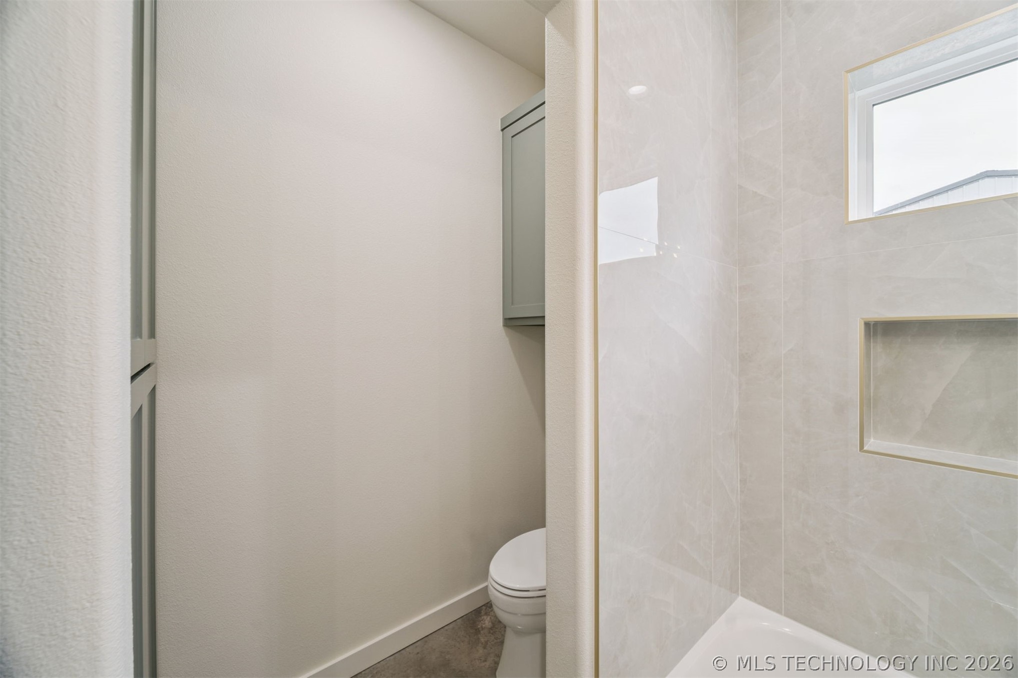 1417 E Scenic Bluff Property Photo 15