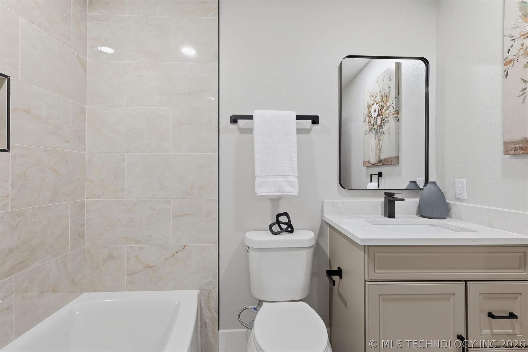2439 E 67th Street Property Photo 9