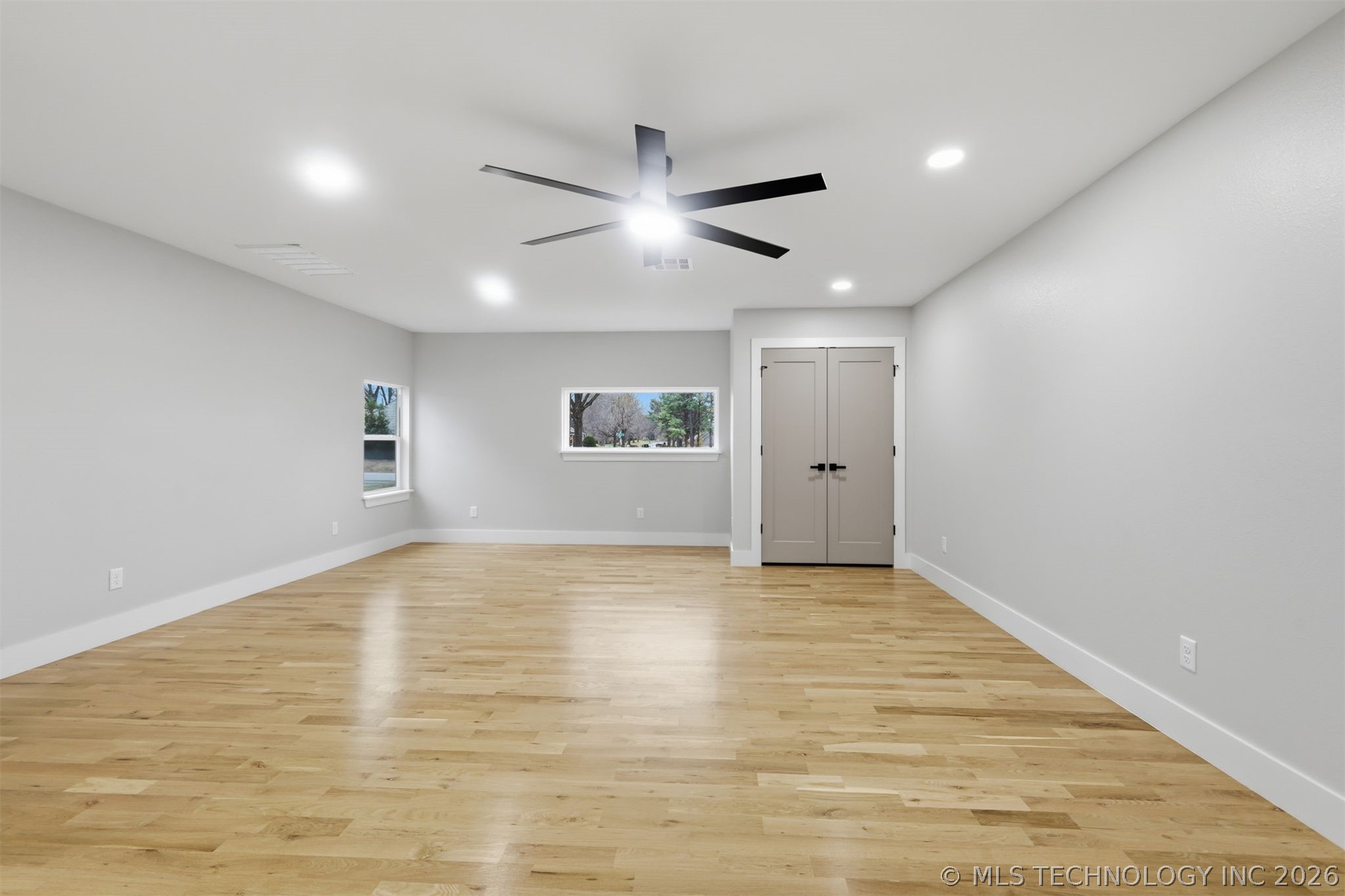 2439 E 67th Street Property Photo 18