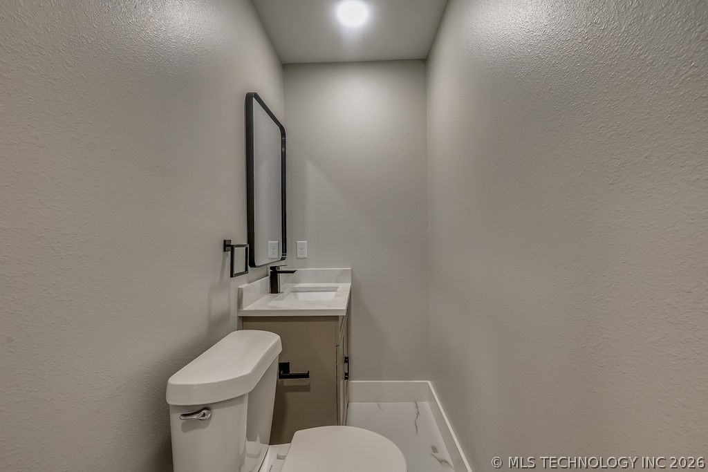 2439 E 67th Street Property Photo 29