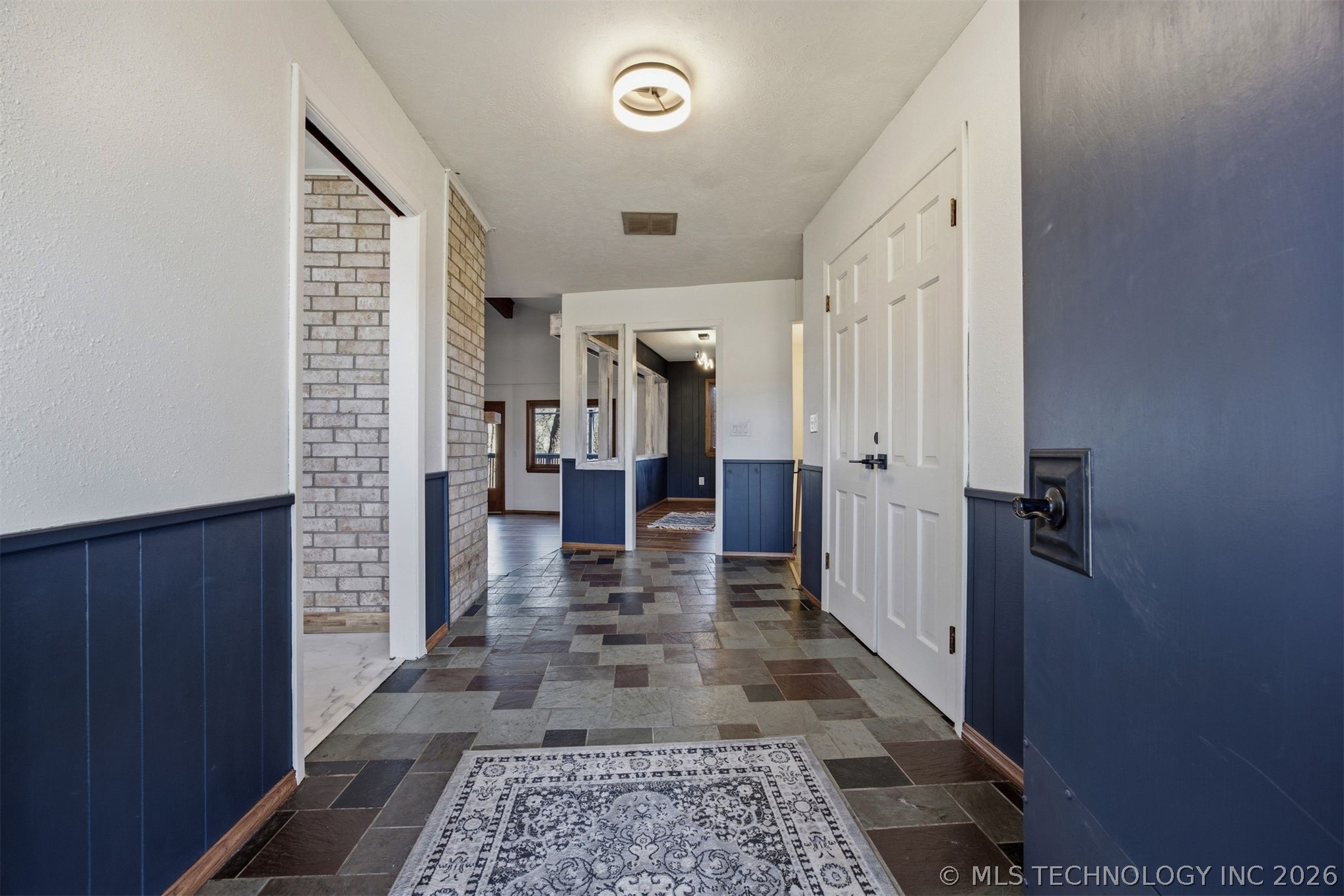 2108 Skyline Place Property Photo 2
