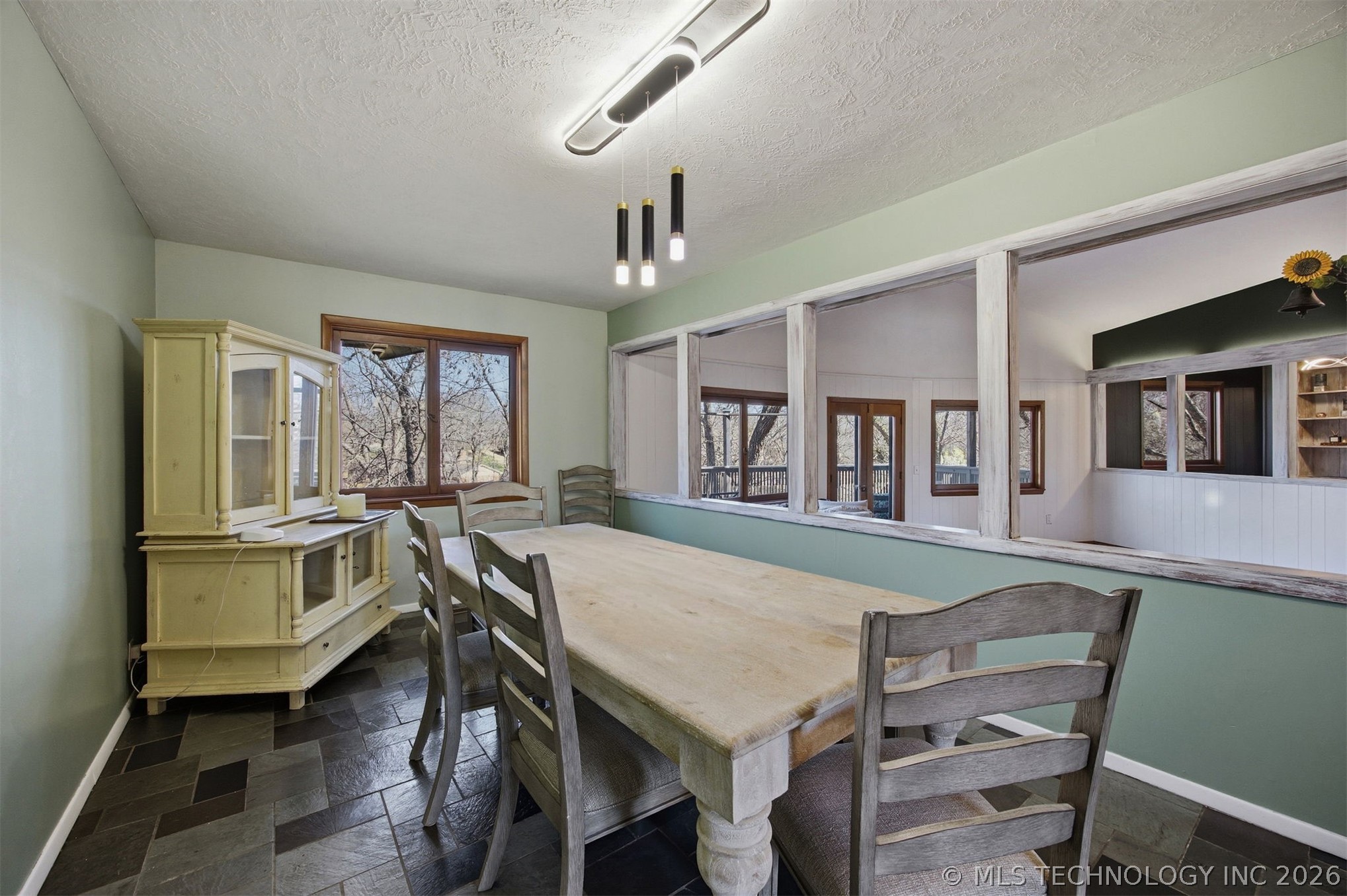2108 Skyline Place Property Photo 11