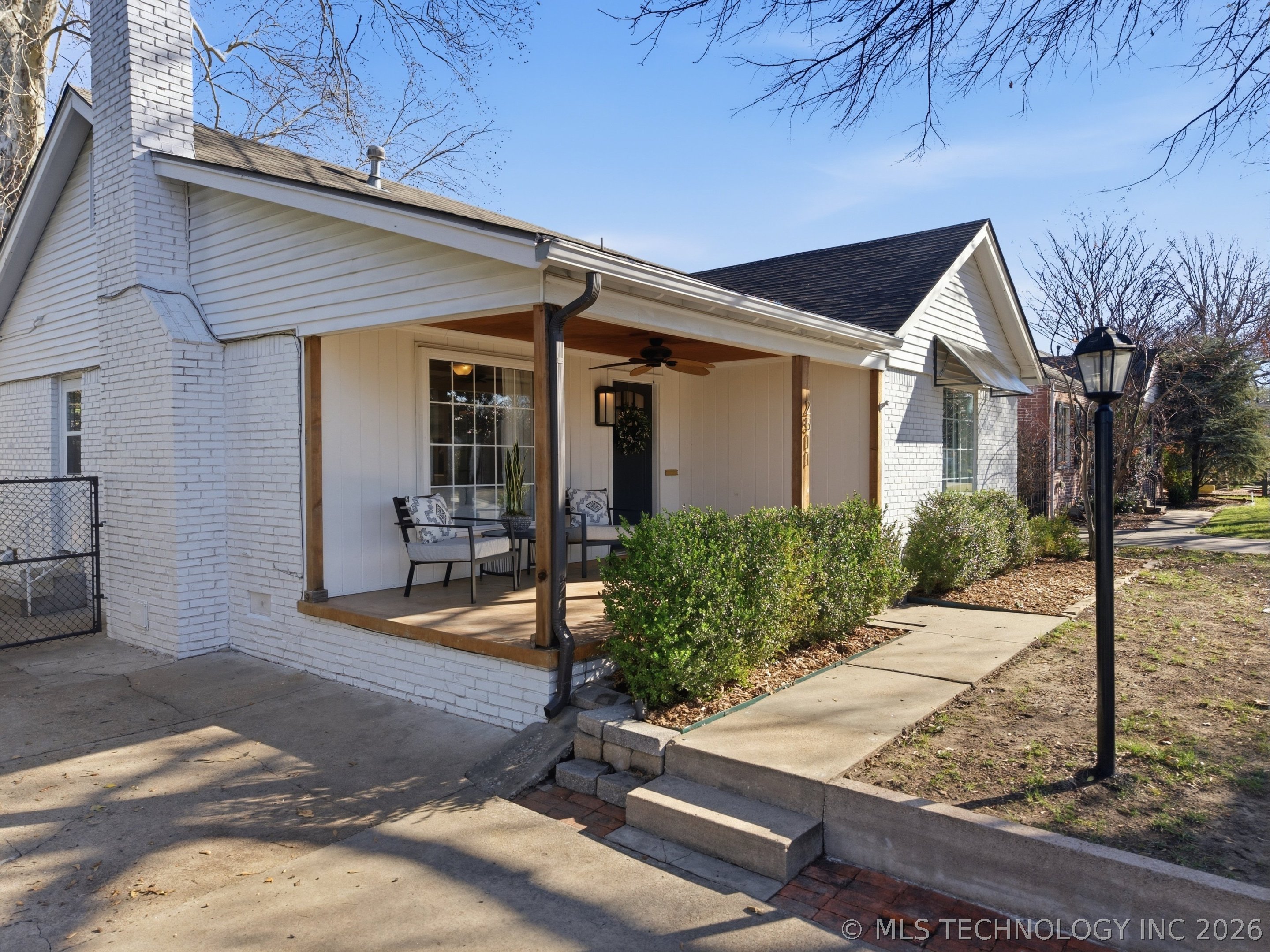2511 E 17th Street Property Photo 6