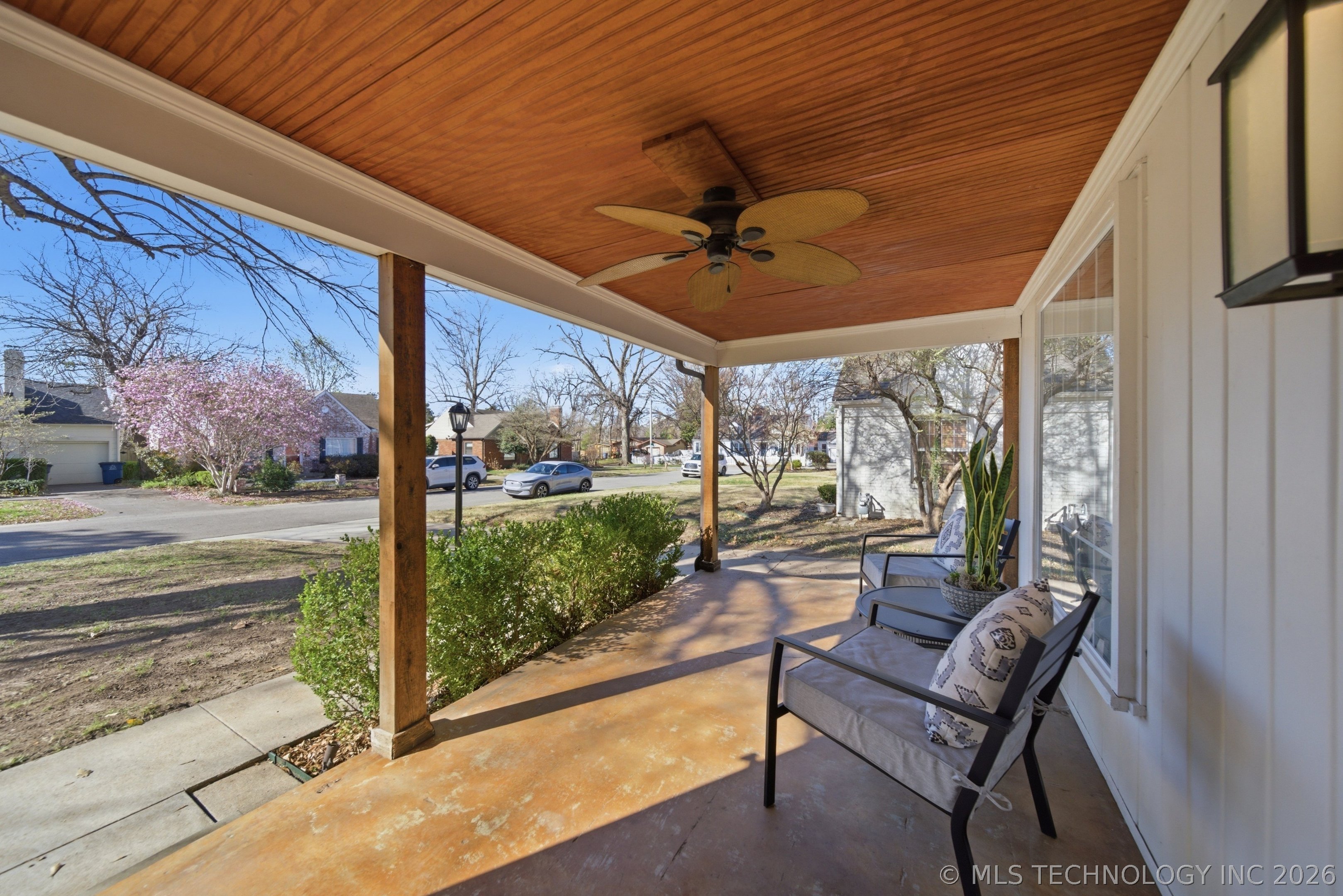 2511 E 17th Street Property Photo 8