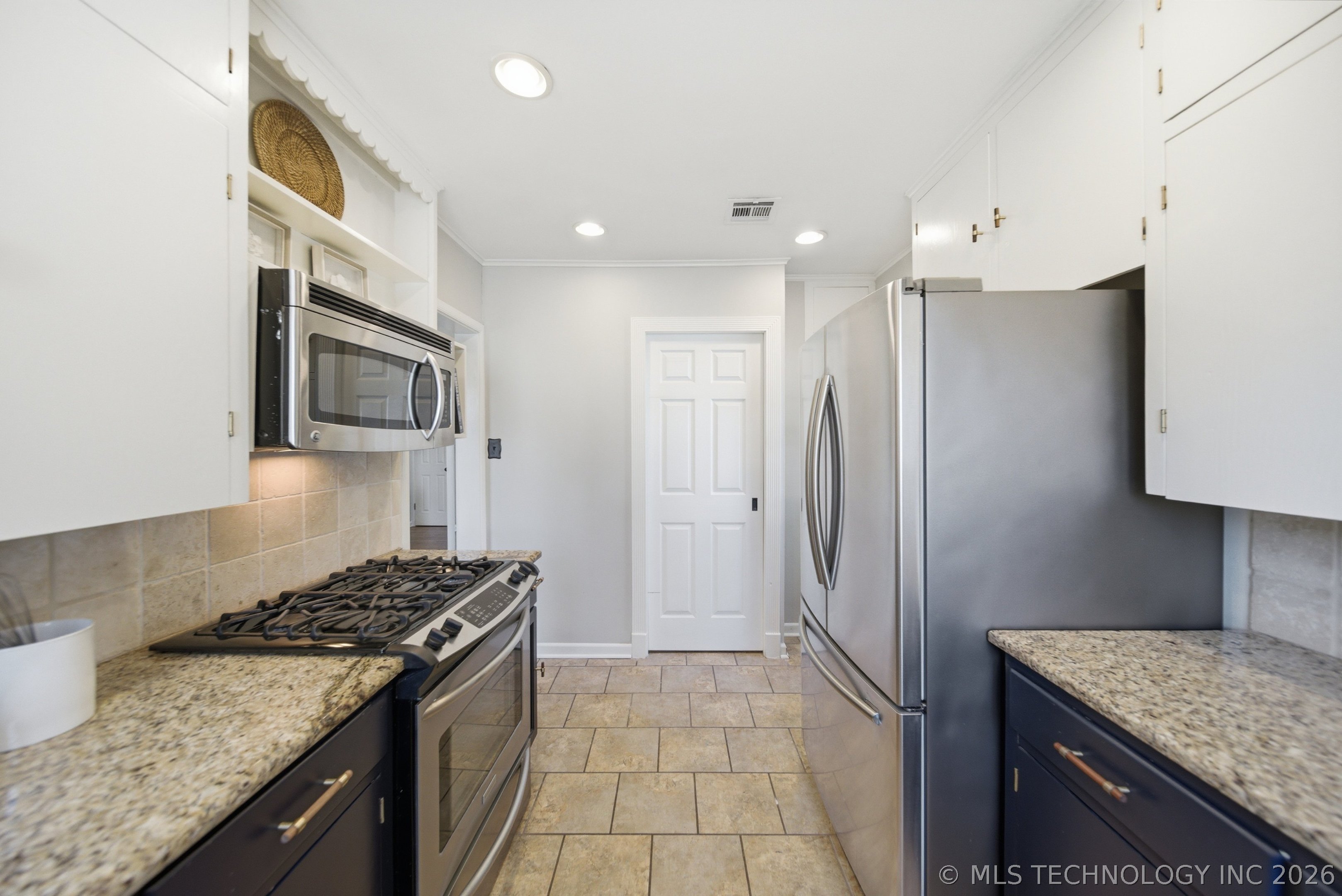 2511 E 17th Street Property Photo 18
