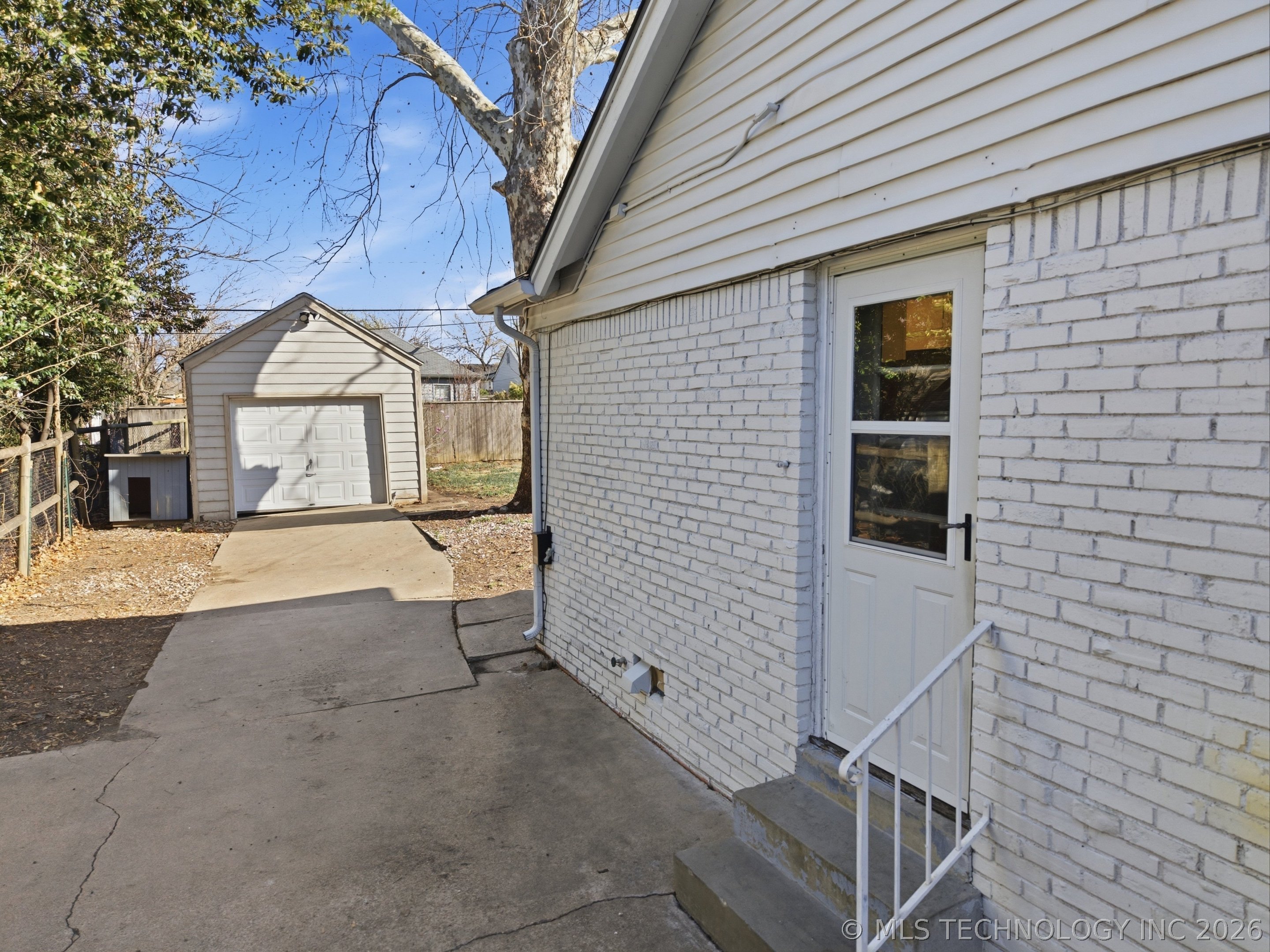 2511 E 17th Street Property Photo 24