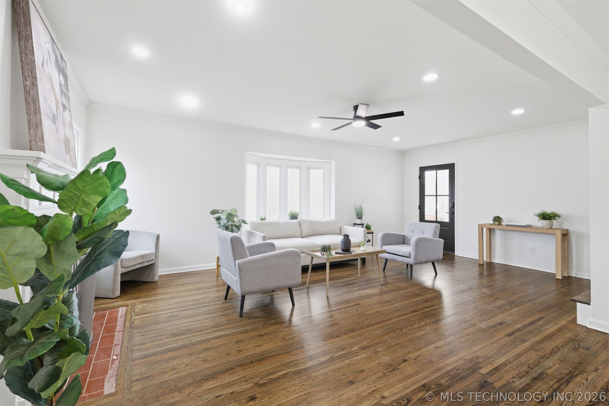 2538 E 17th Place Property Photo 8