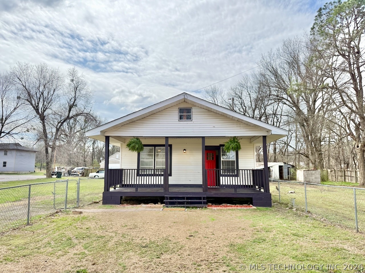 938 W Teel Road Property Photo 1