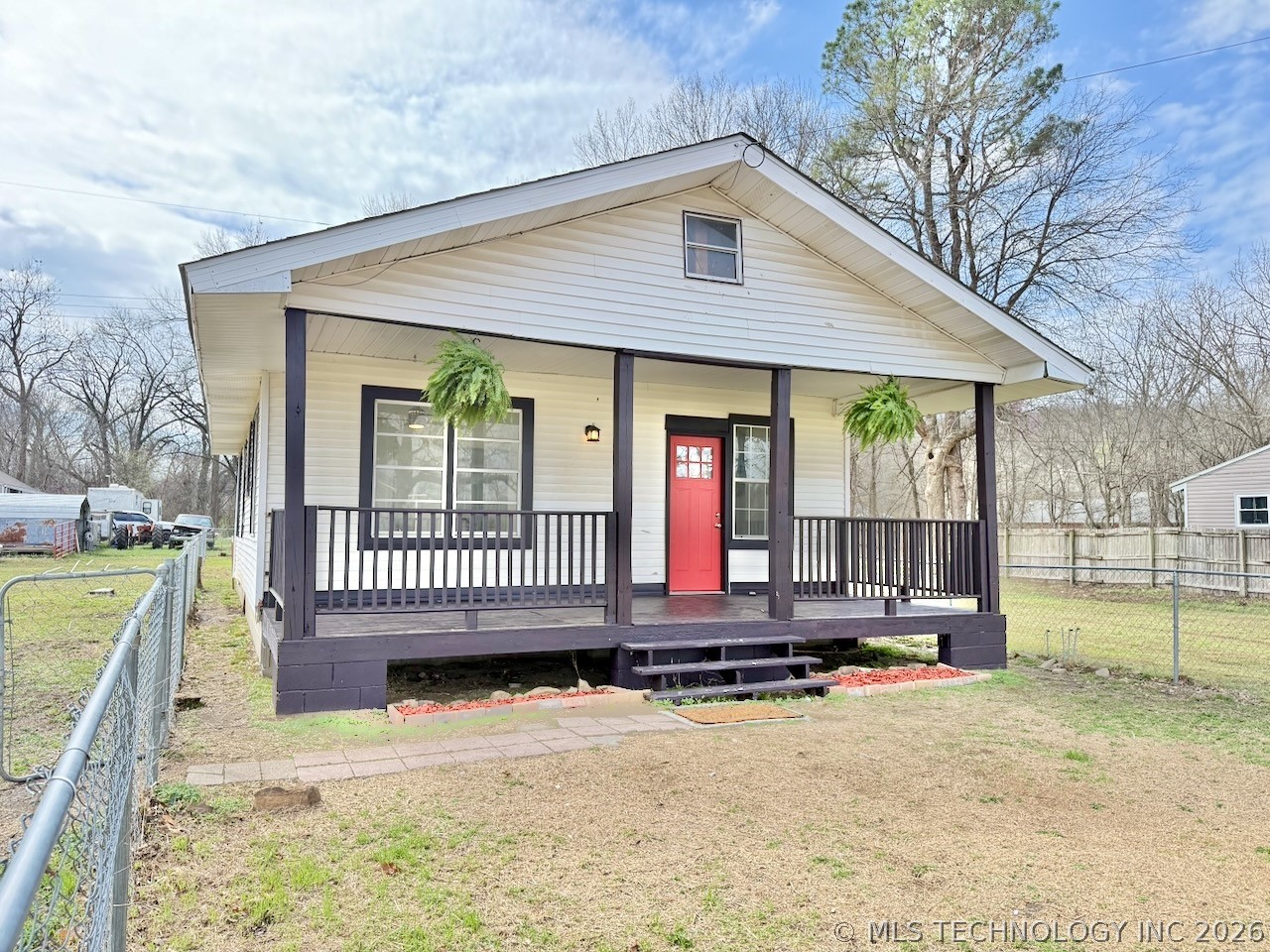 938 W Teel Road Property Photo 2