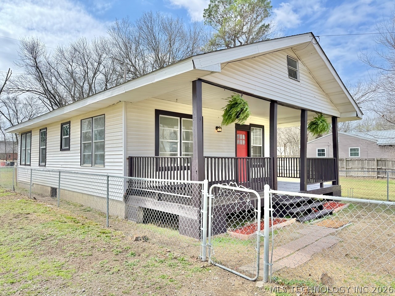938 W Teel Road Property Photo 3