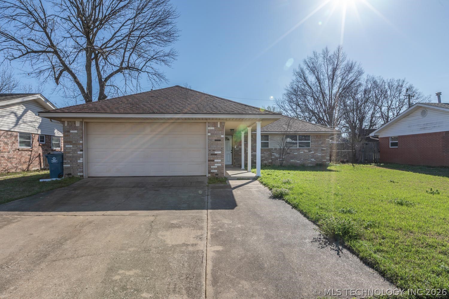 1524 Pineywood Property Photo 1