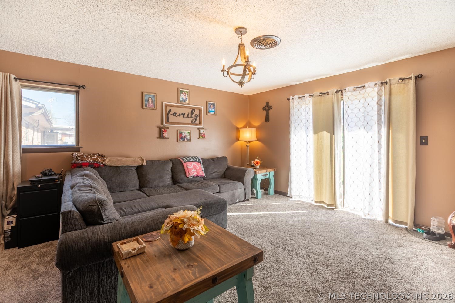 1524 Pineywood Property Photo 2
