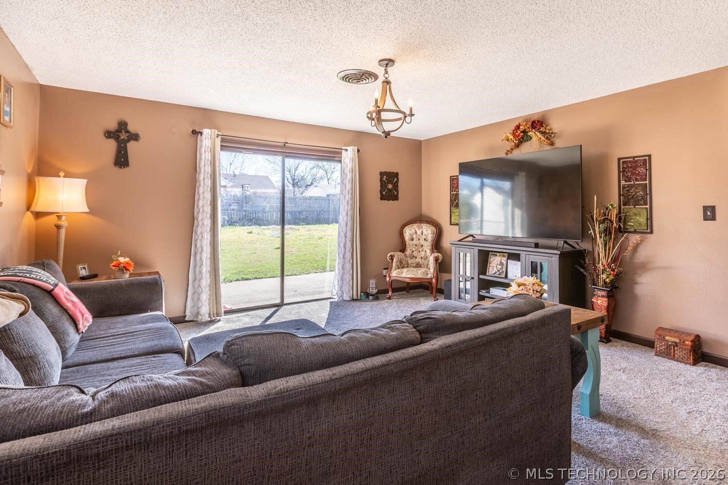 1524 Pineywood Property Photo 3