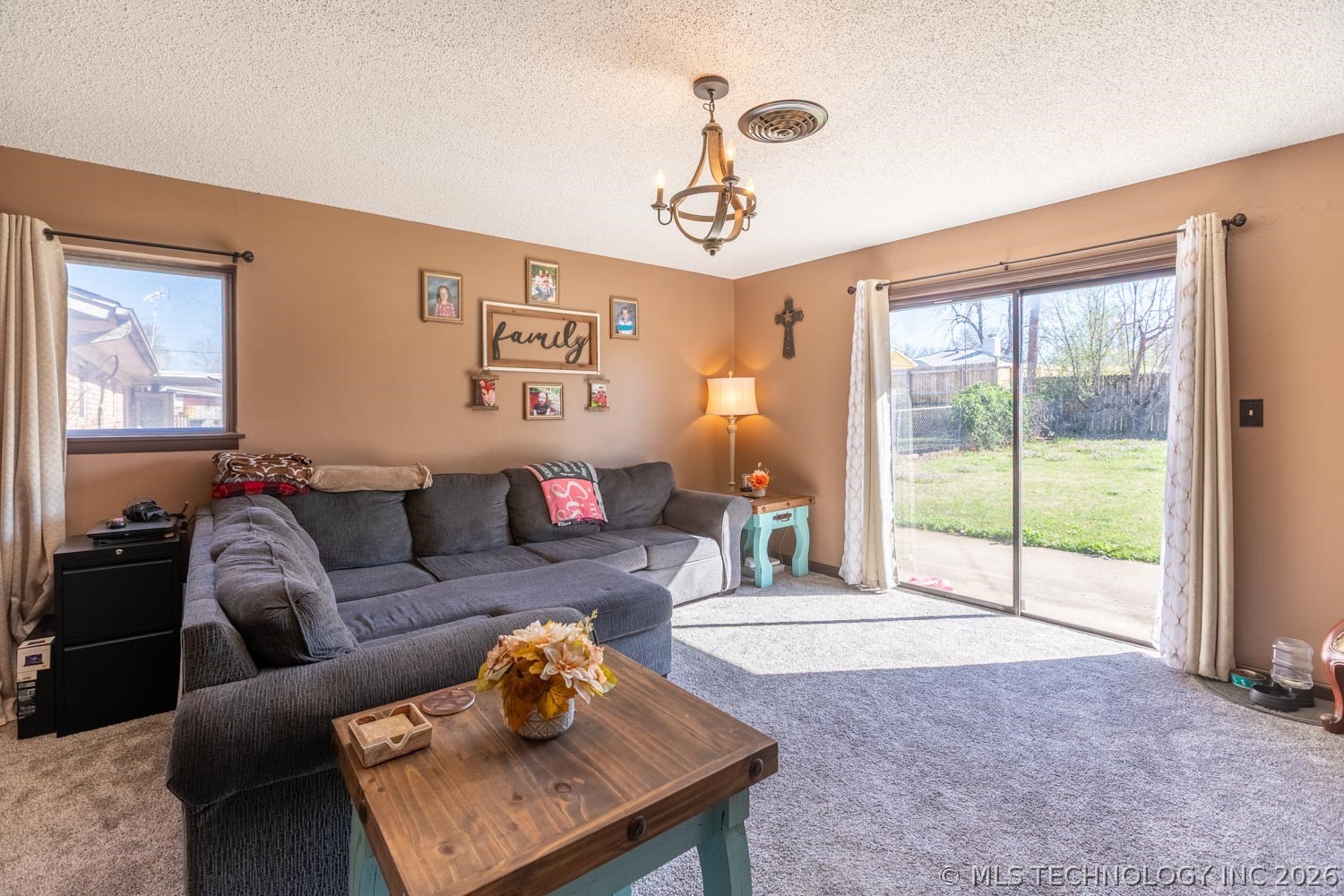 1524 Pineywood Property Photo 5