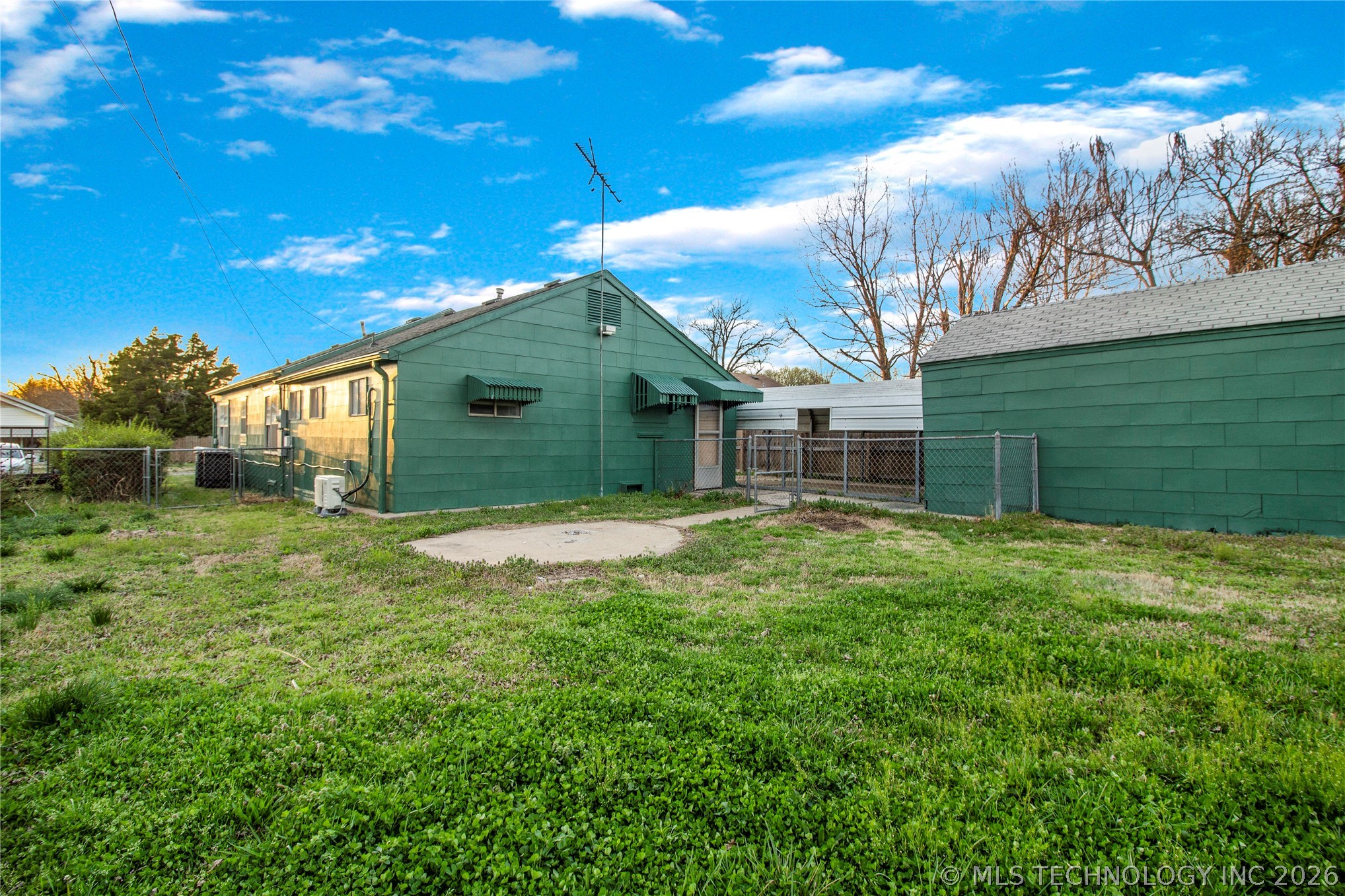 1714 S Armstrong Avenue Property Photo 15