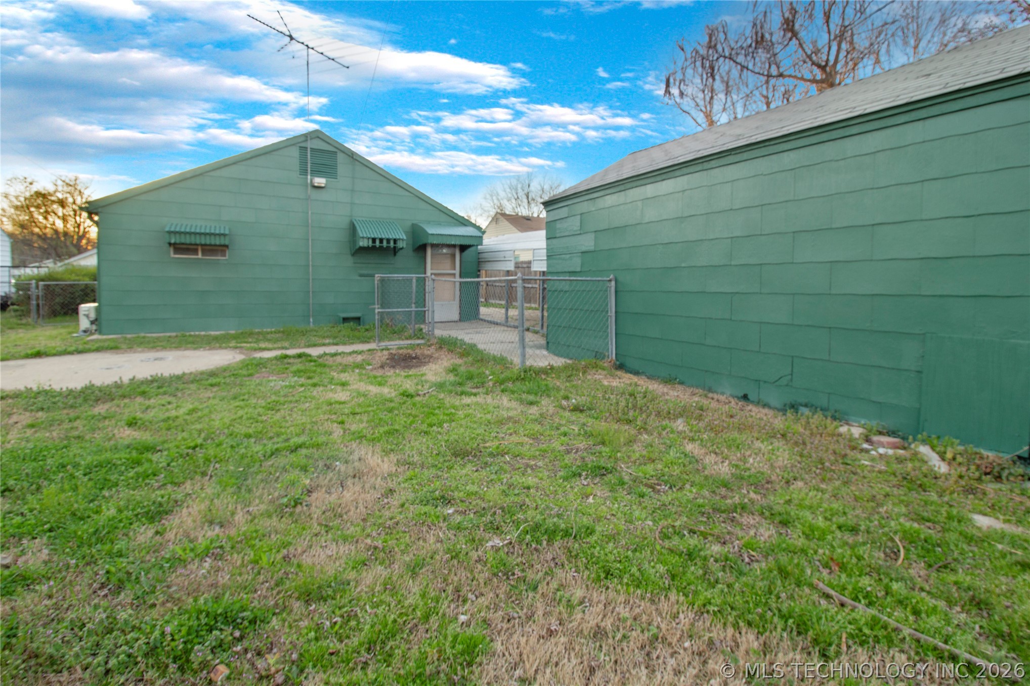 1714 S Armstrong Avenue Property Photo 16