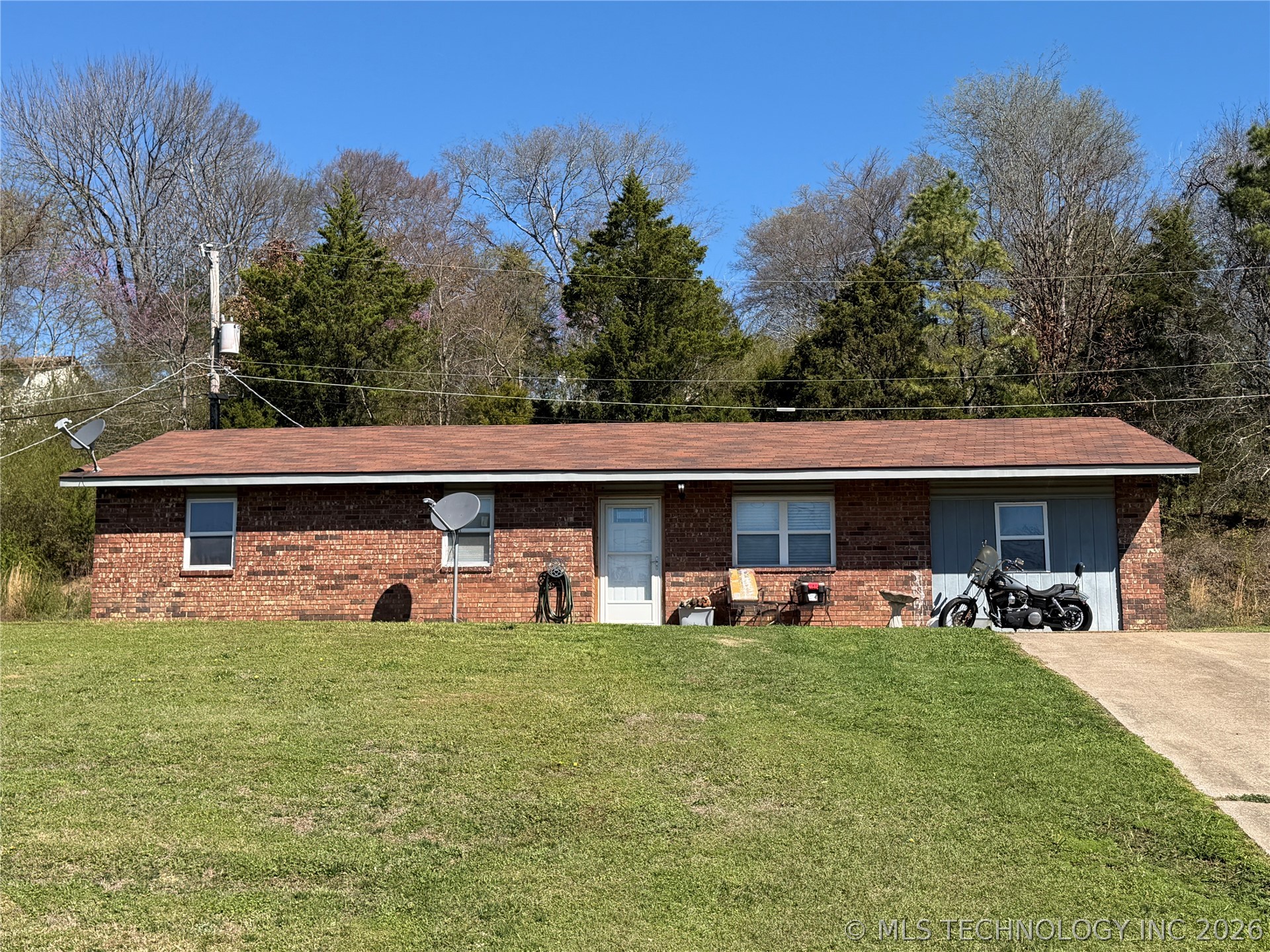 703 W Cedar Property Photo 1
