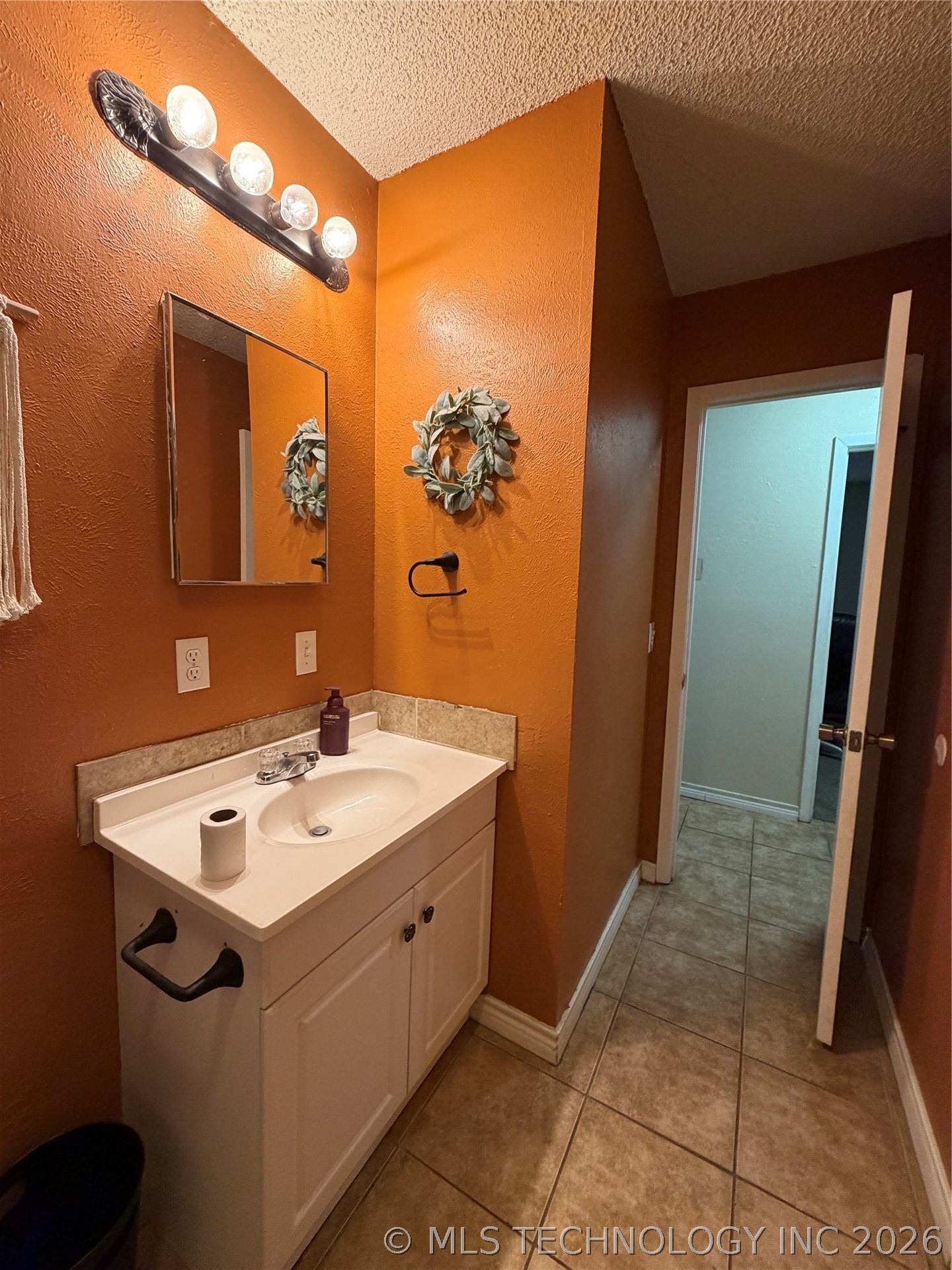 703 W Cedar Property Photo 13