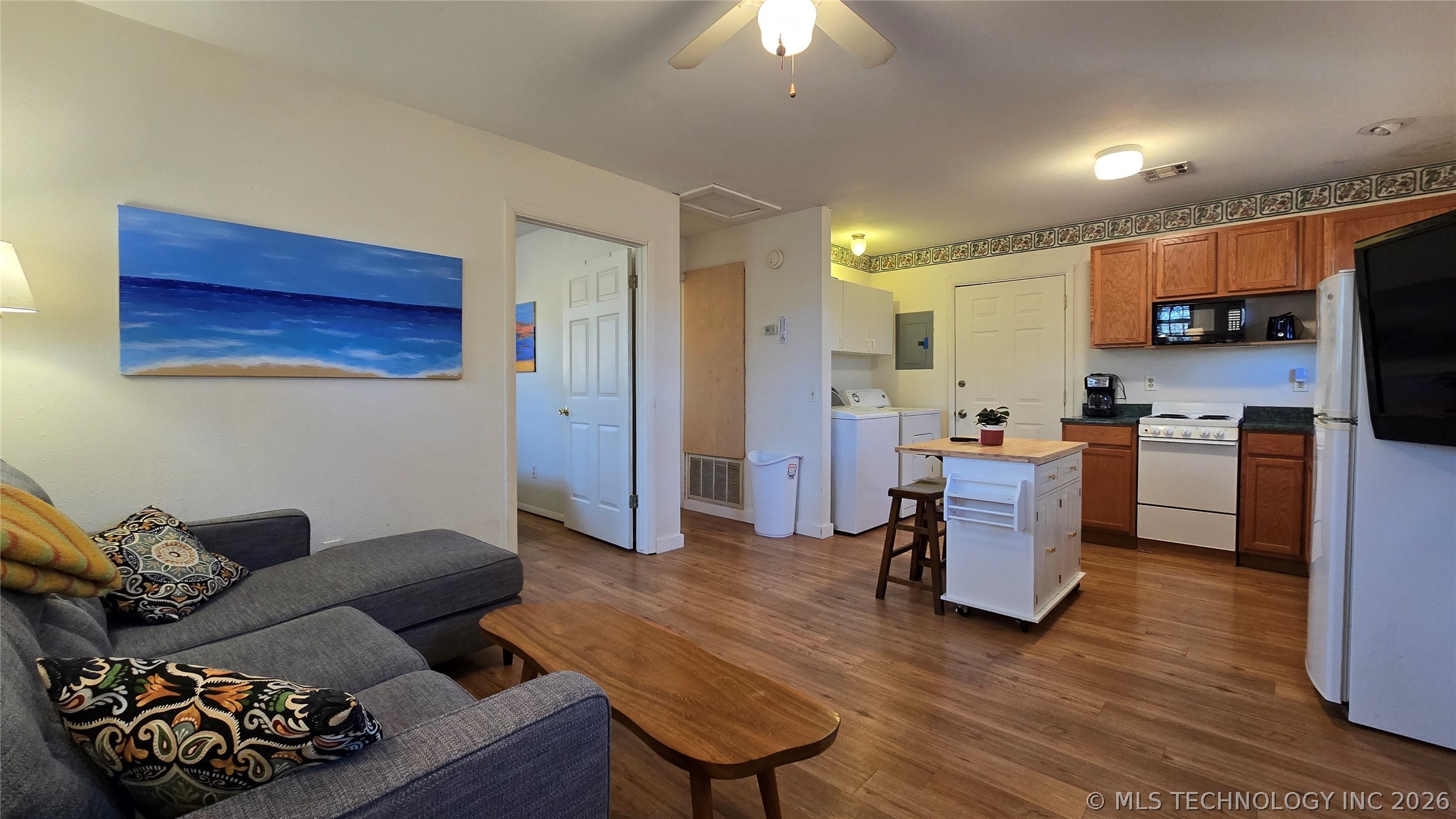 240 W French Street Property Photo 2