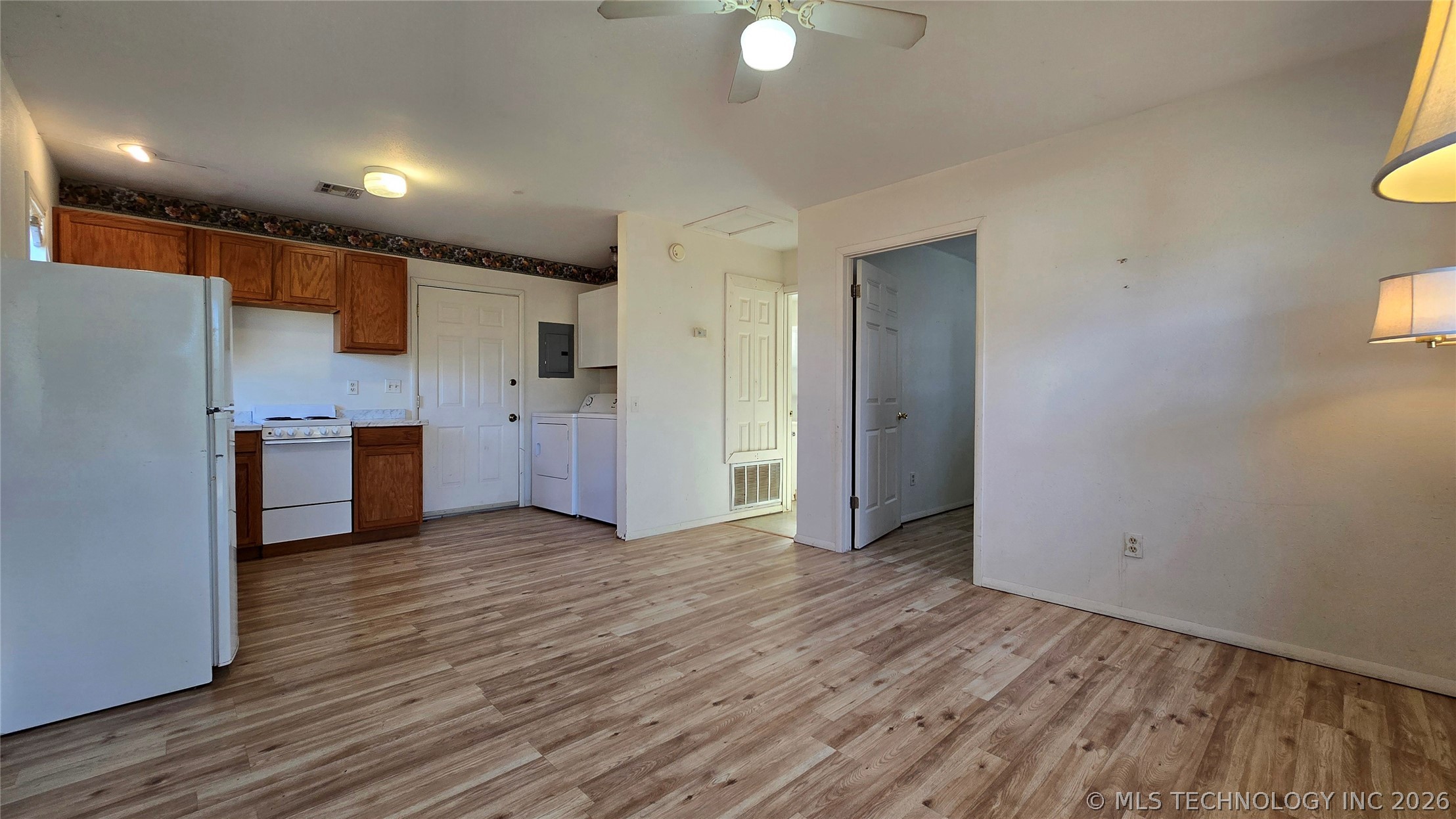 240 W French Street Property Photo 15