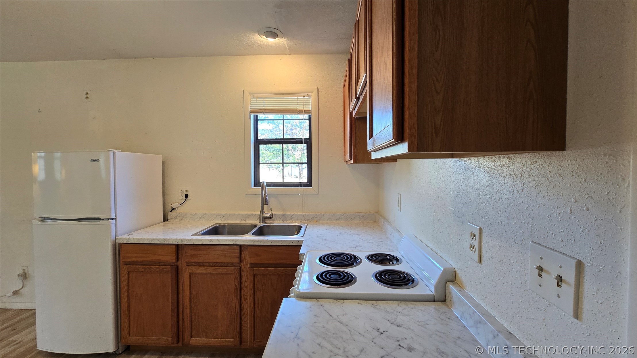 240 W French Street Property Photo 19