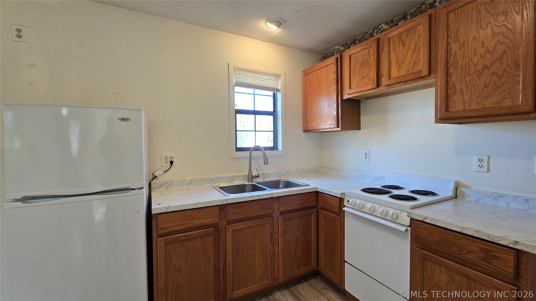 240 W French Street Property Photo 20