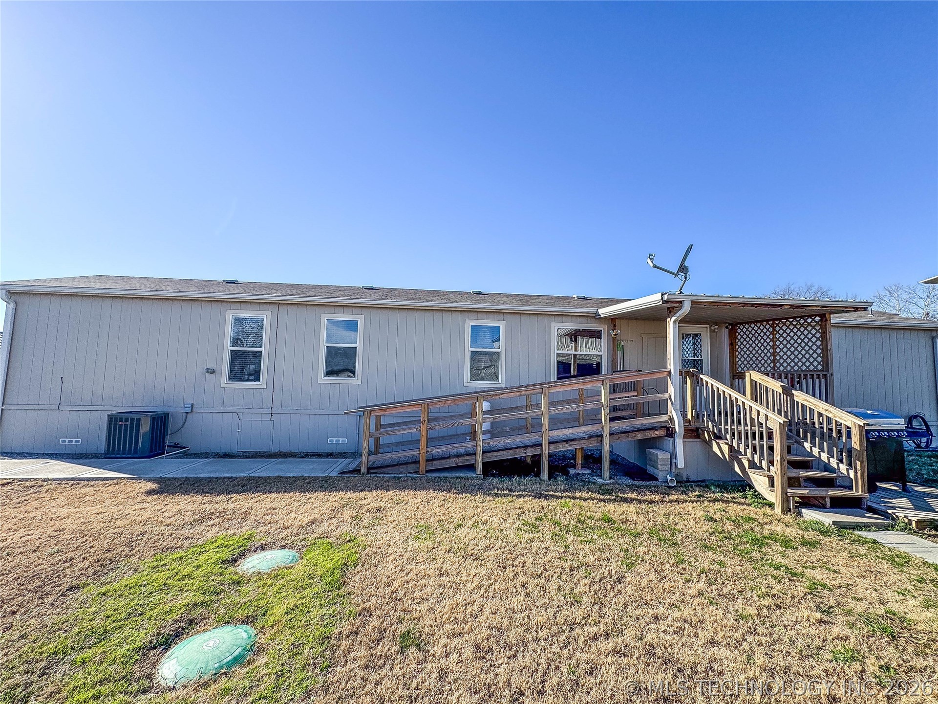 114165 S 4201 Property Photo 5