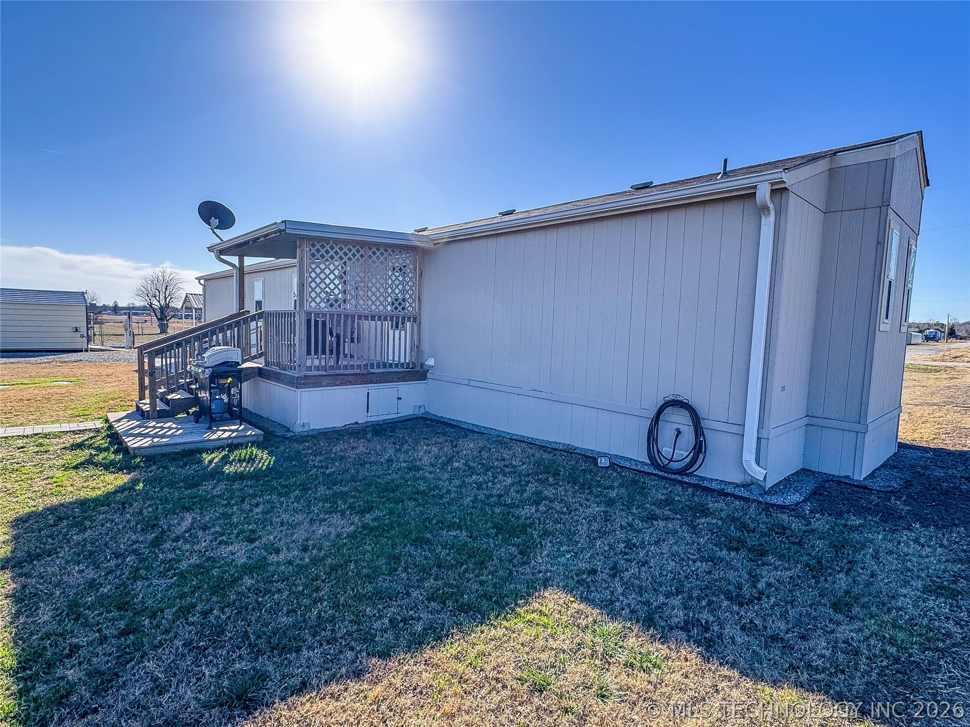 114165 S 4201 Property Photo 6