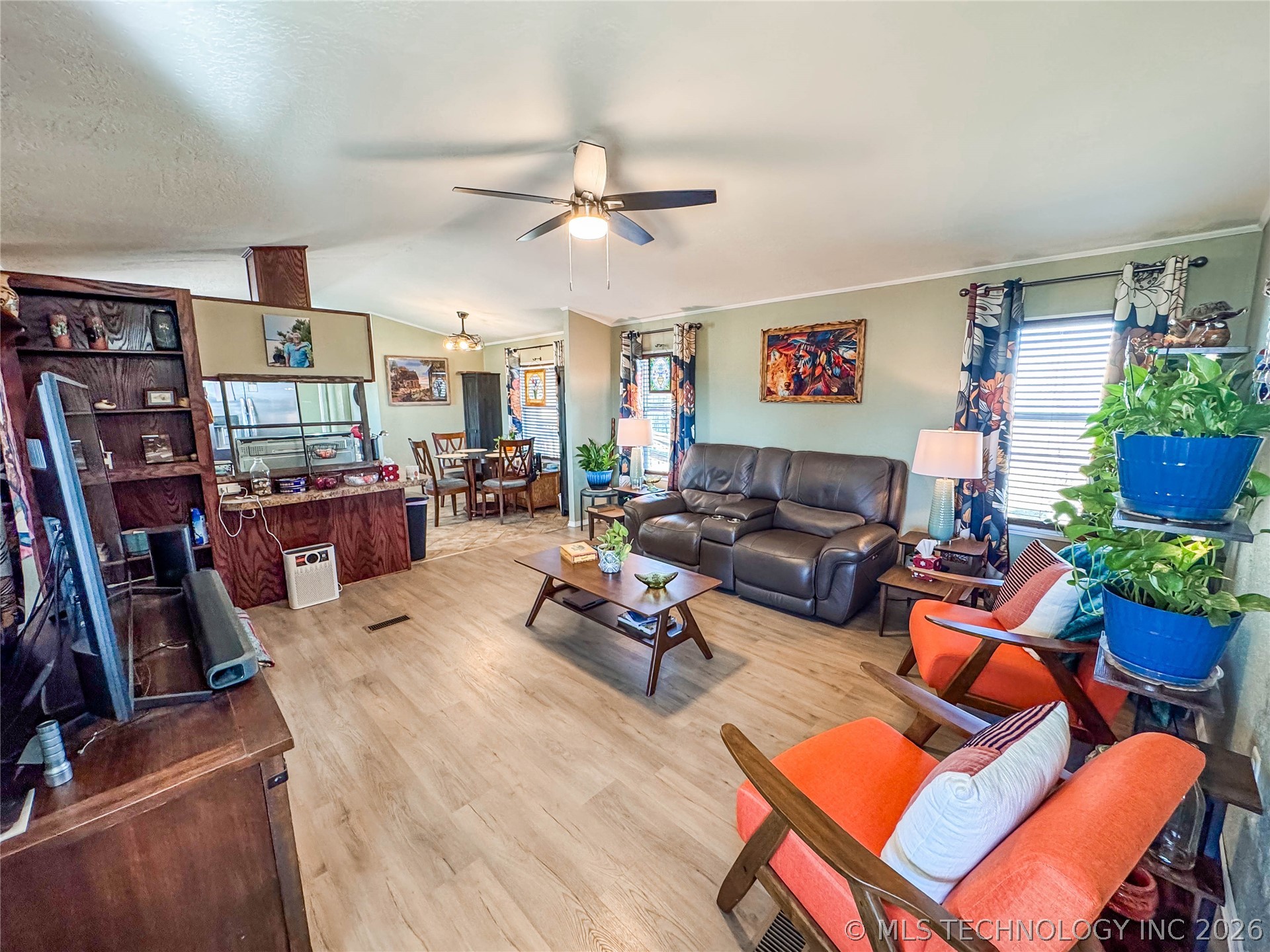 114165 S 4201 Property Photo 11