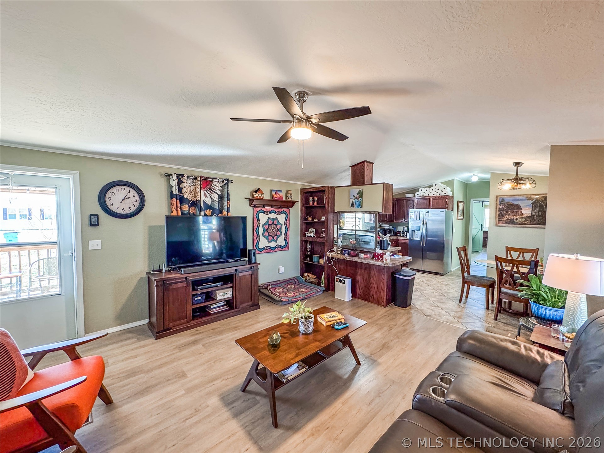 114165 S 4201 Property Photo 12