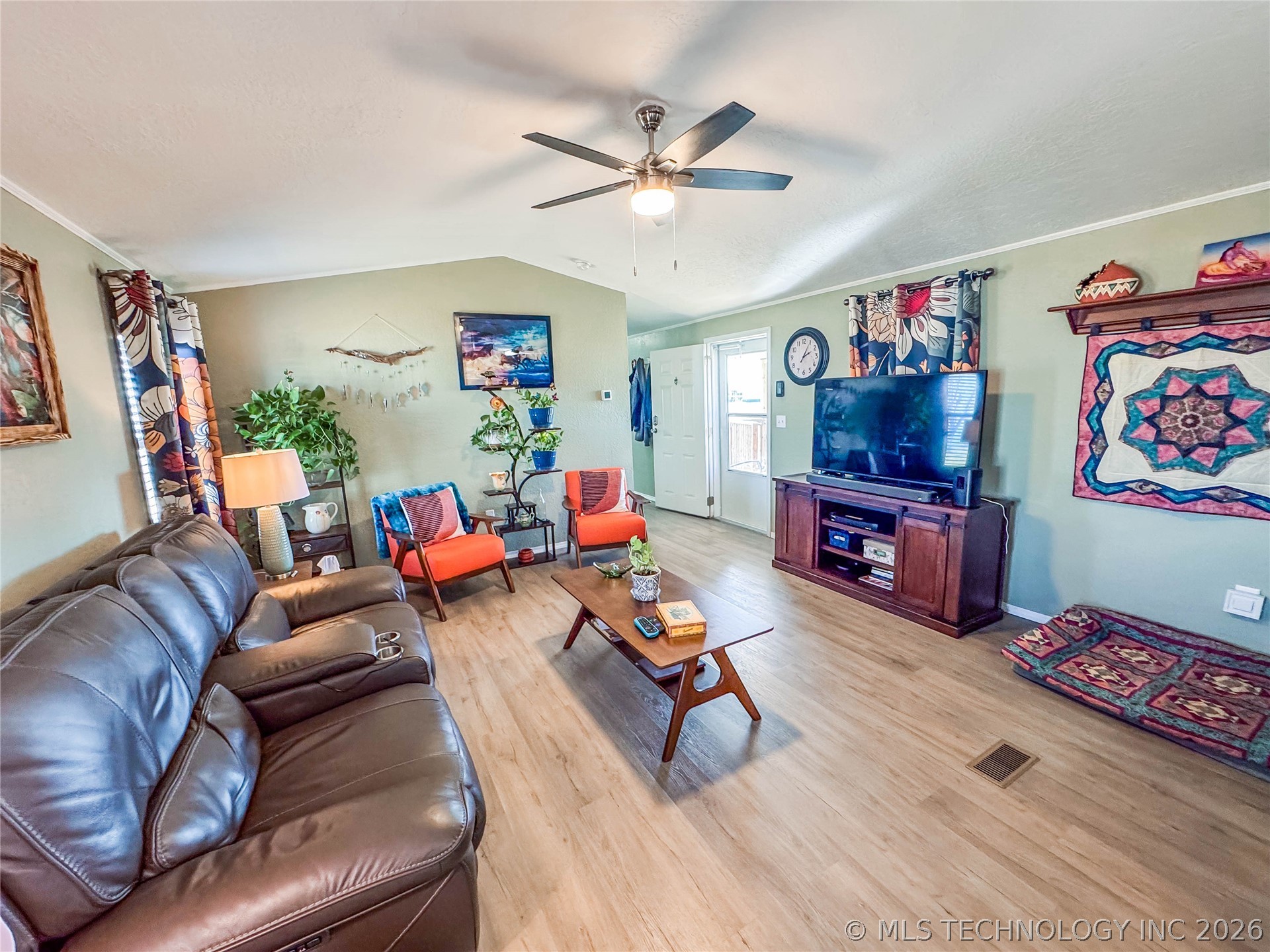 114165 S 4201 Property Photo 13
