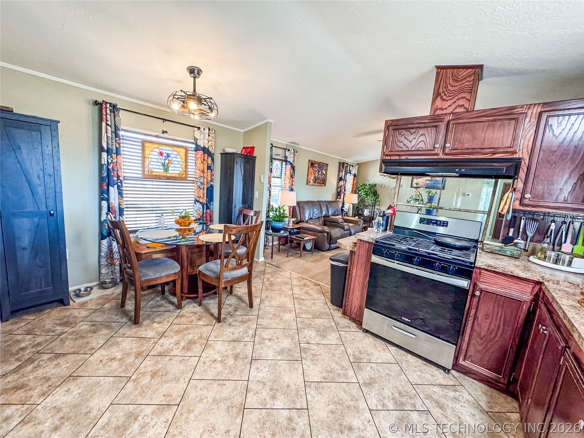 114165 S 4201 Property Photo 18
